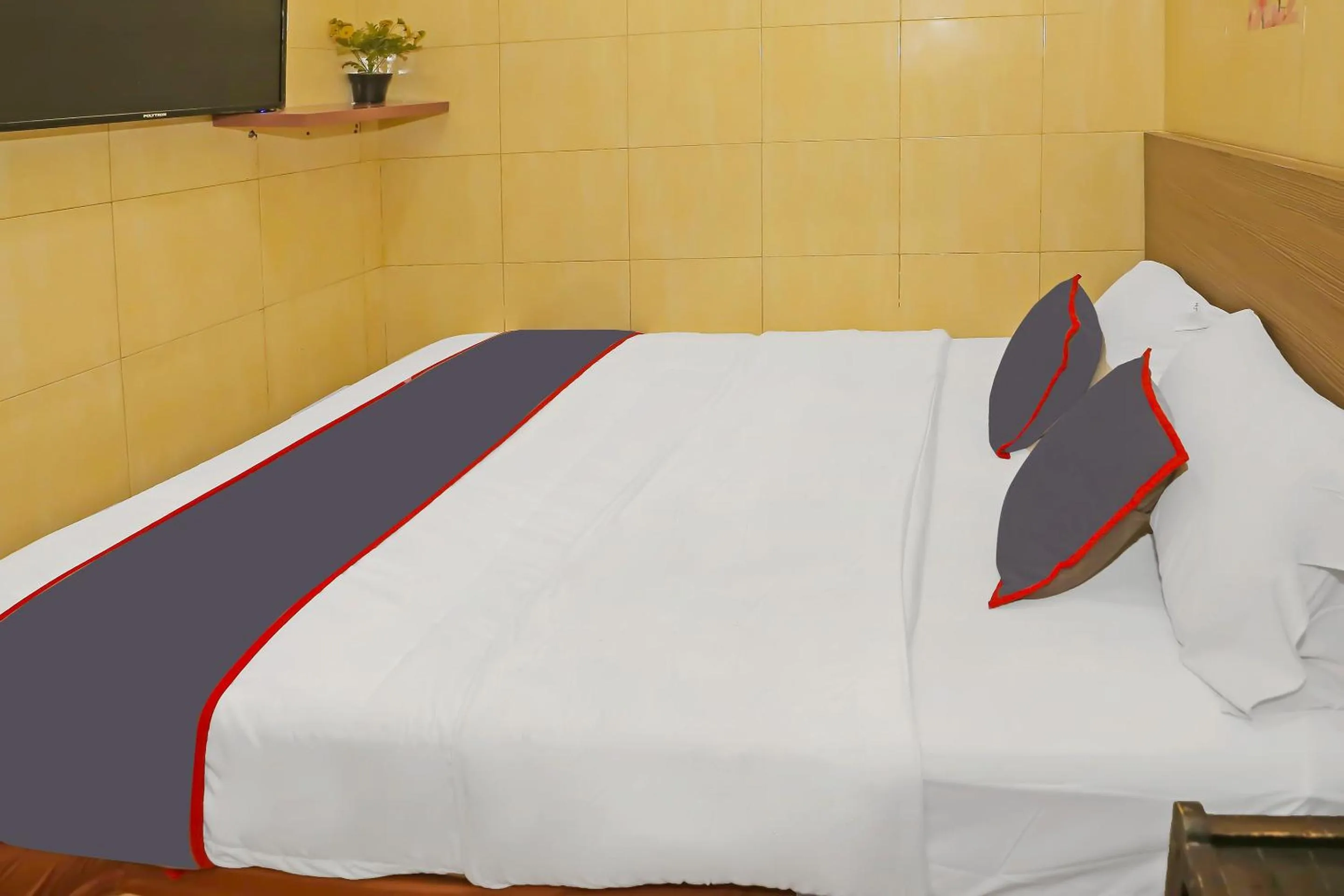 Bedroom, Bed in Hotel O Sion Holiday