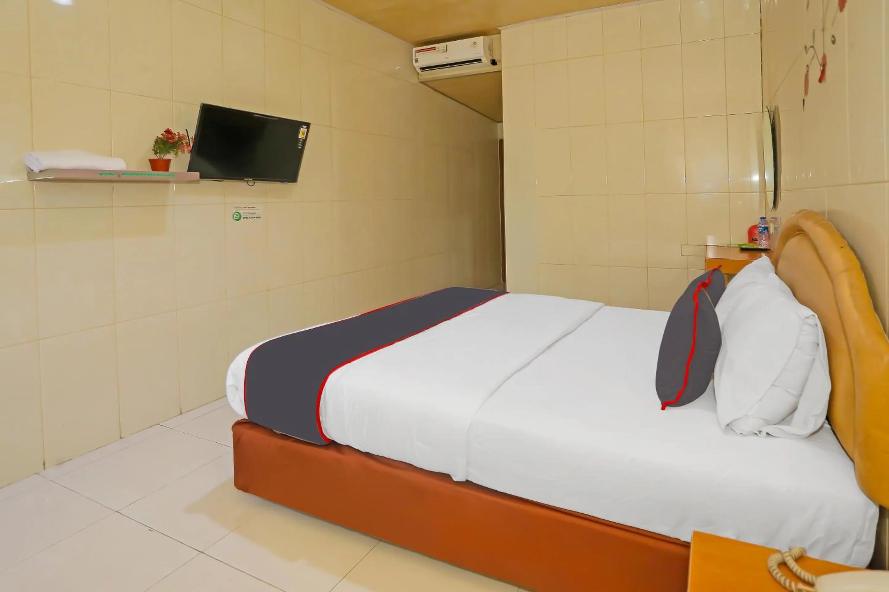 Bedroom, Bed in Hotel O Sion Holiday