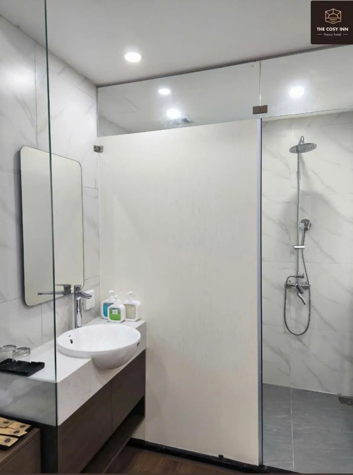 Shower in The Cosy Inn Hanoi