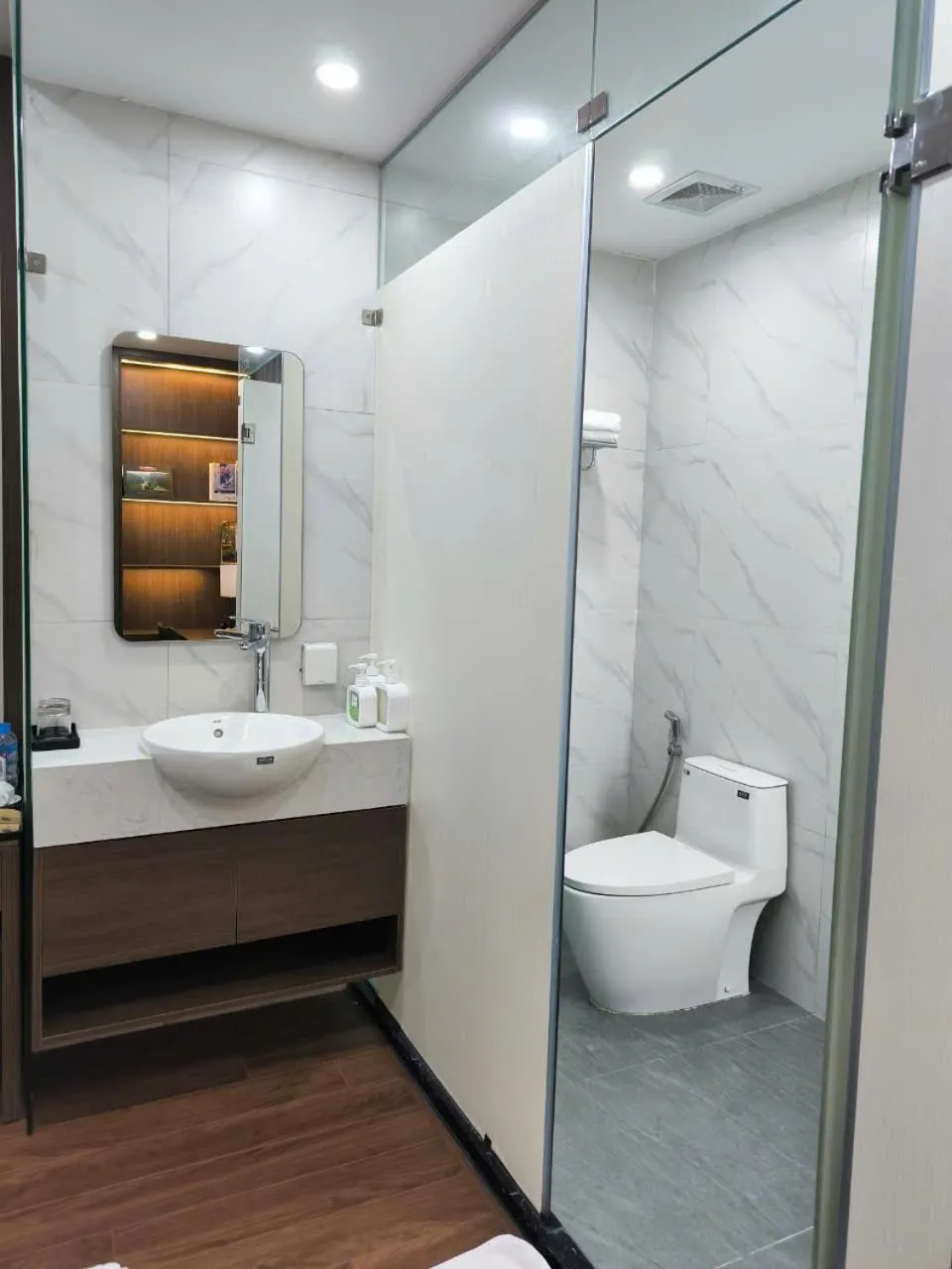 Shower in The Cosy Inn Hanoi