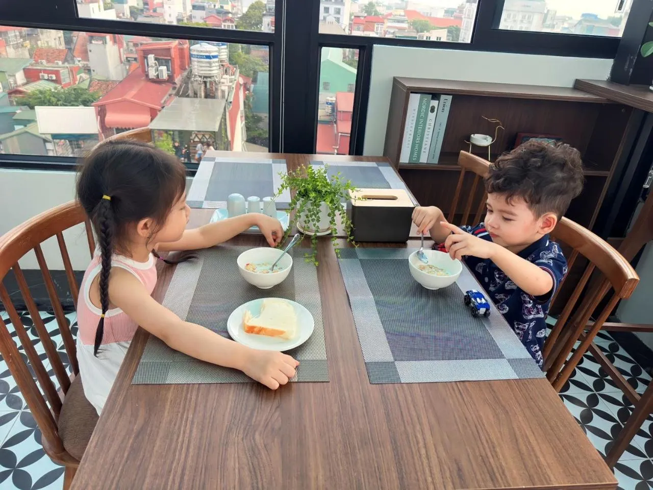 Restaurant/places to eat in The Cosy Inn Hanoi