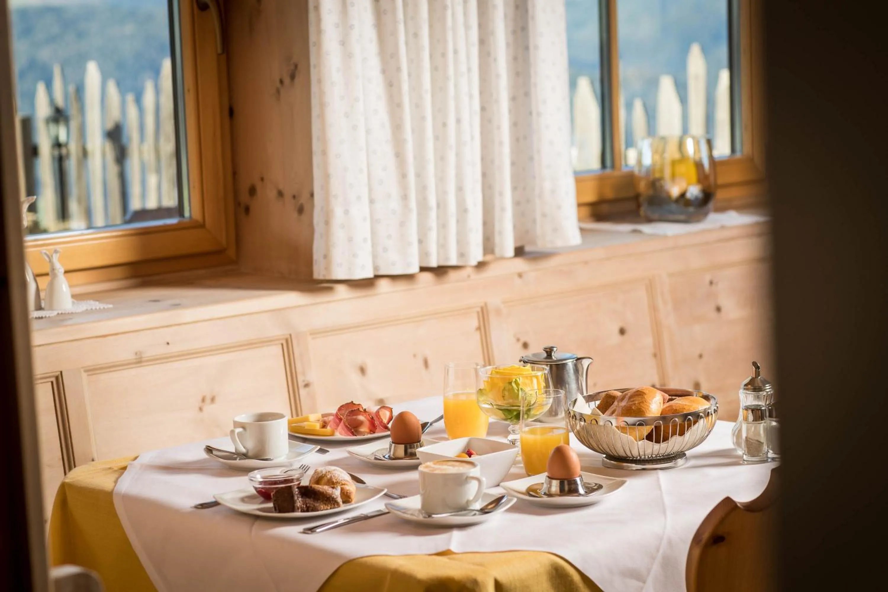 Continental breakfast in Hotel Landgasthof Lärchenwald