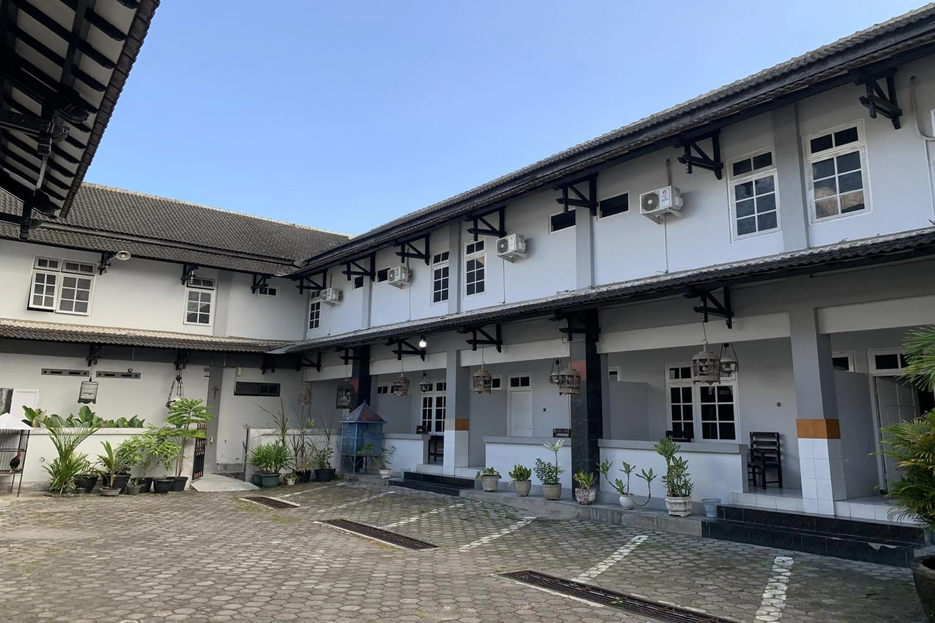 Property building in Hotel Merak Indah