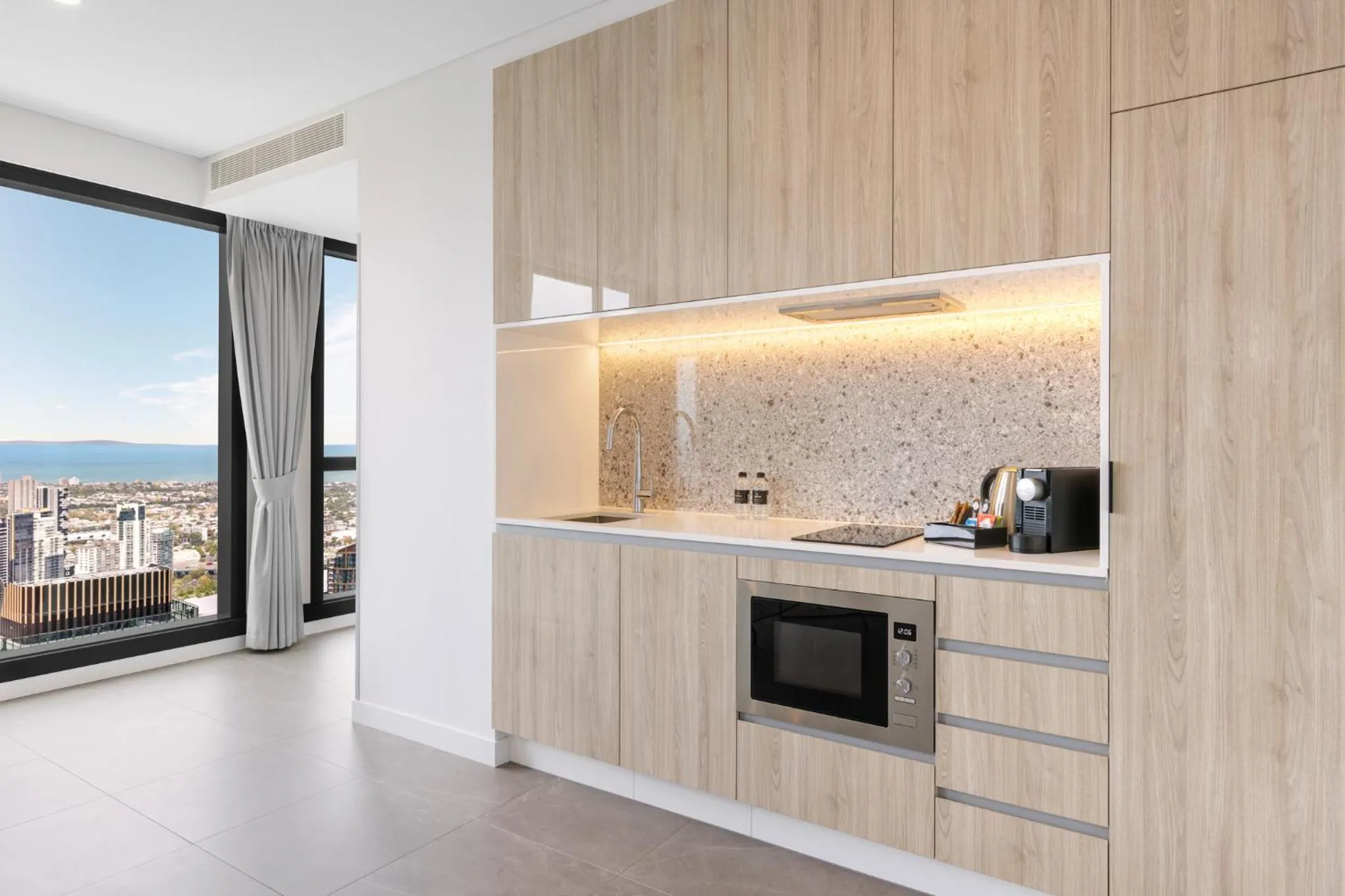 Kitchen or kitchenette in Meriton Suites Melbourne