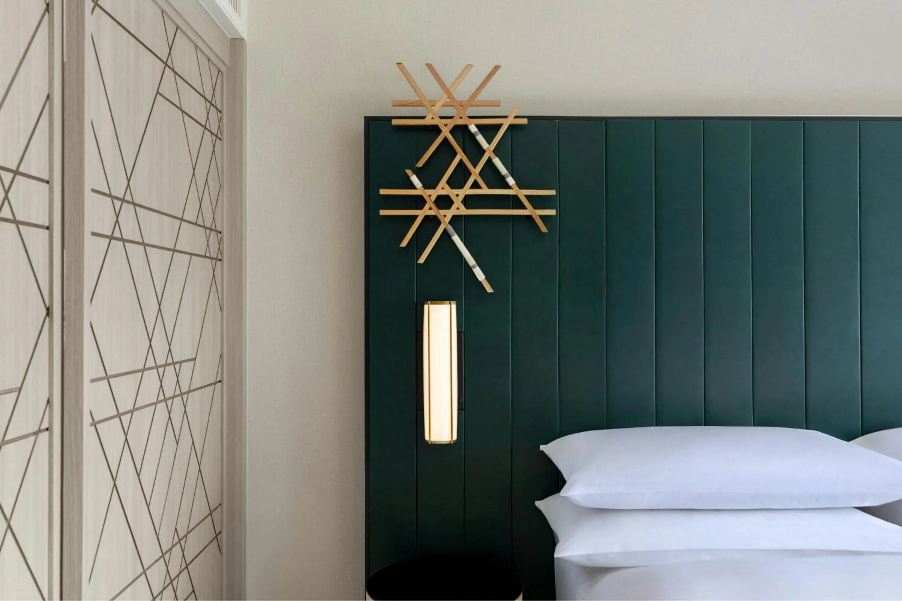 Photo of the whole room, Bed in Madi Paidi Bangkok, Autograph Collection