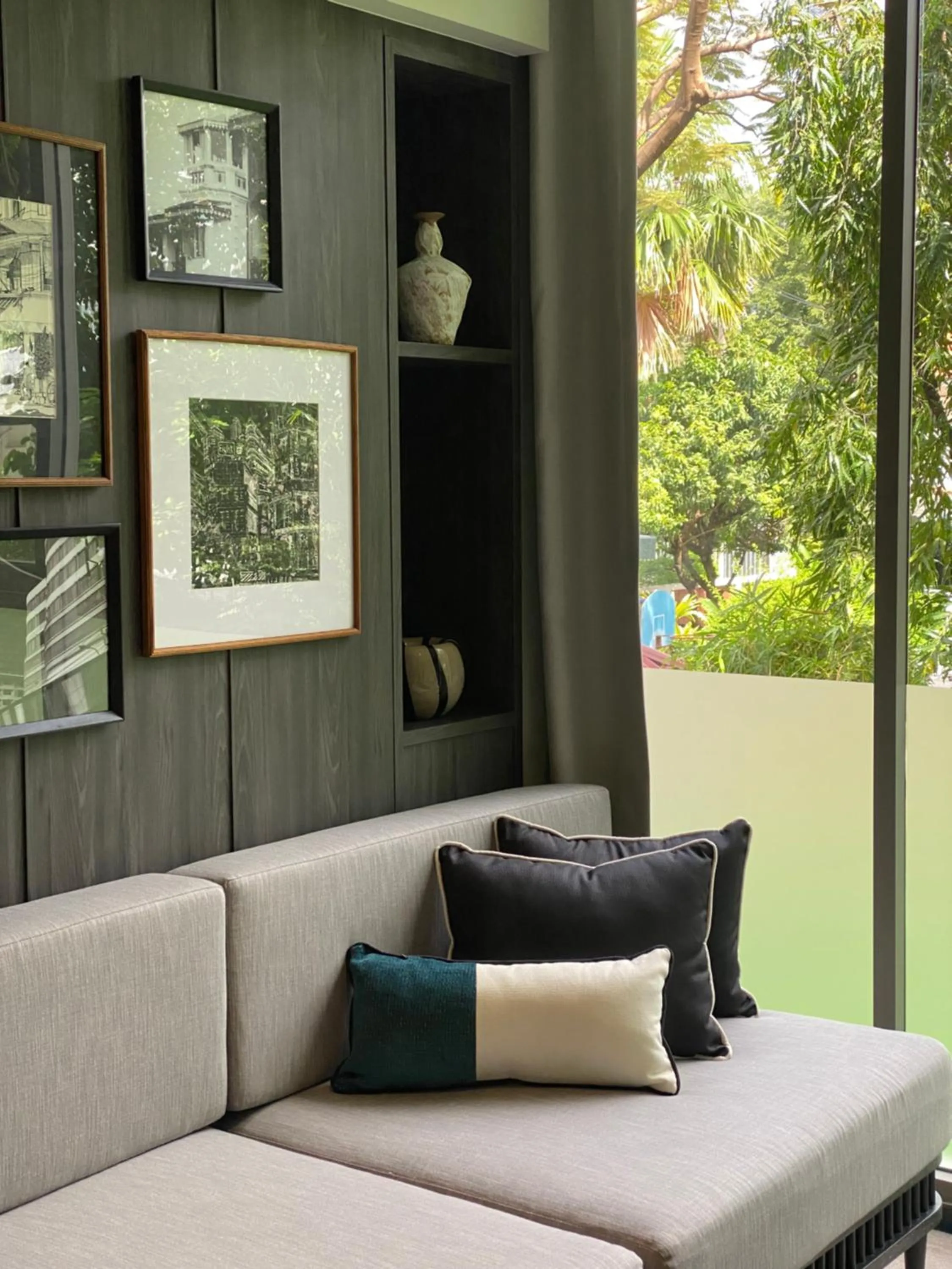 Dining area in Madi Paidi Bangkok, Autograph Collection