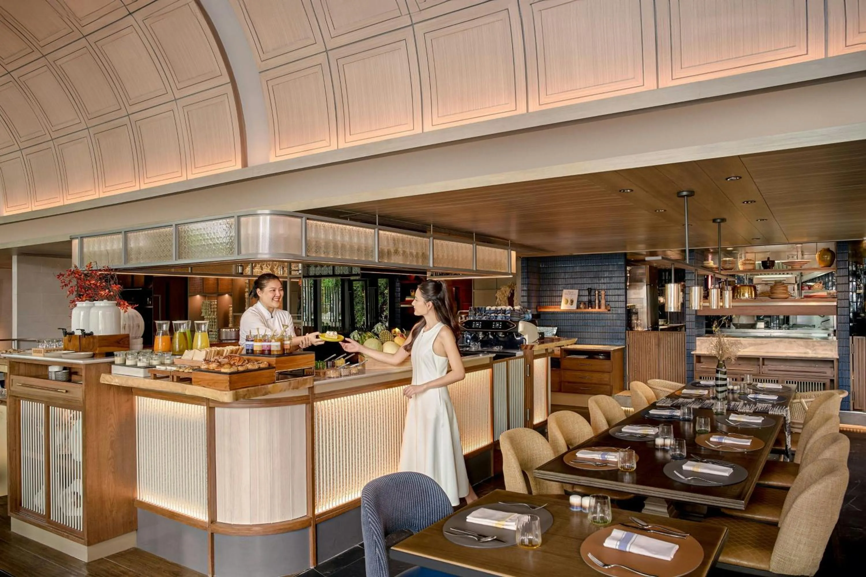 Breakfast in Madi Paidi Bangkok, Autograph Collection