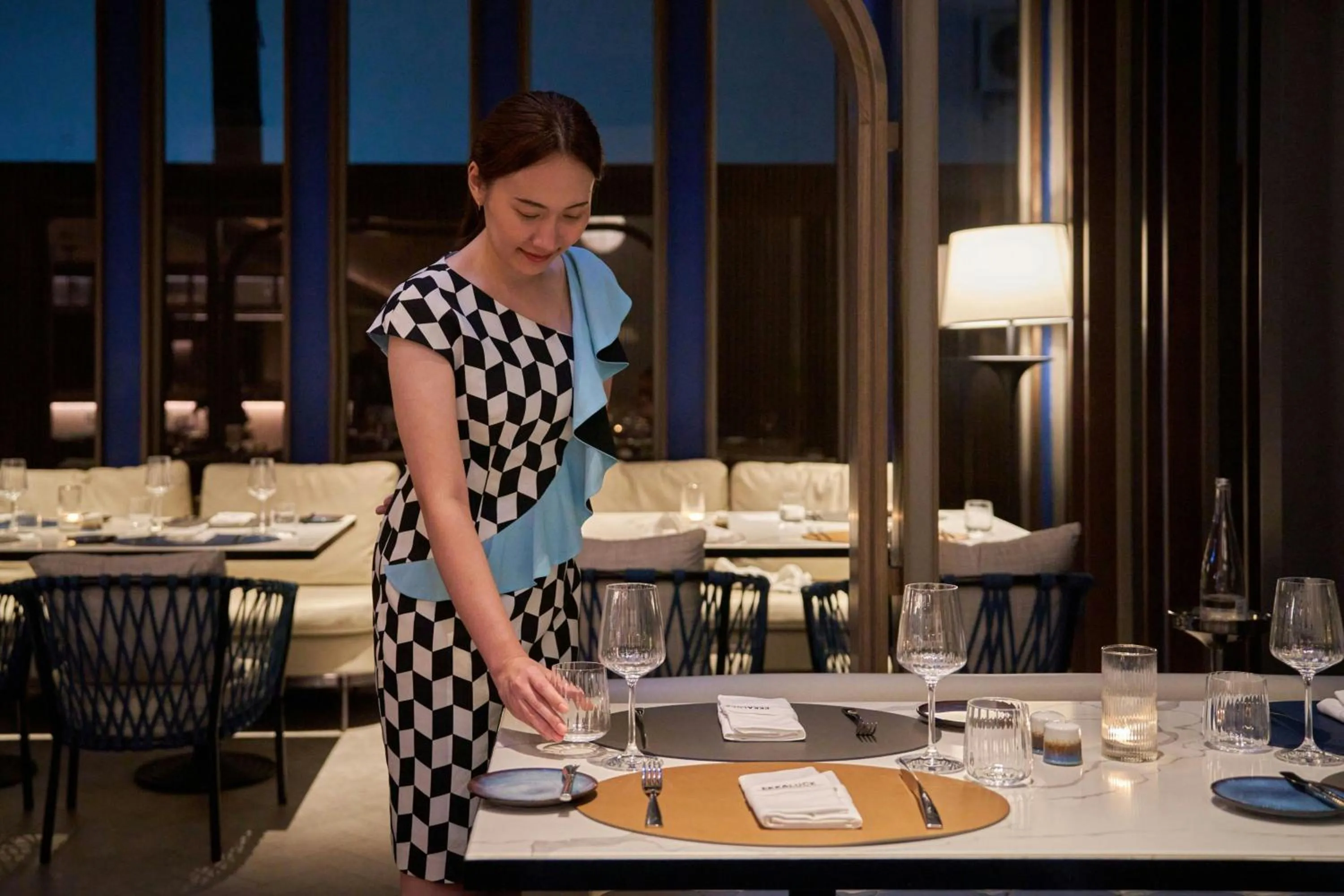 Restaurant/places to eat in Madi Paidi Bangkok, Autograph Collection