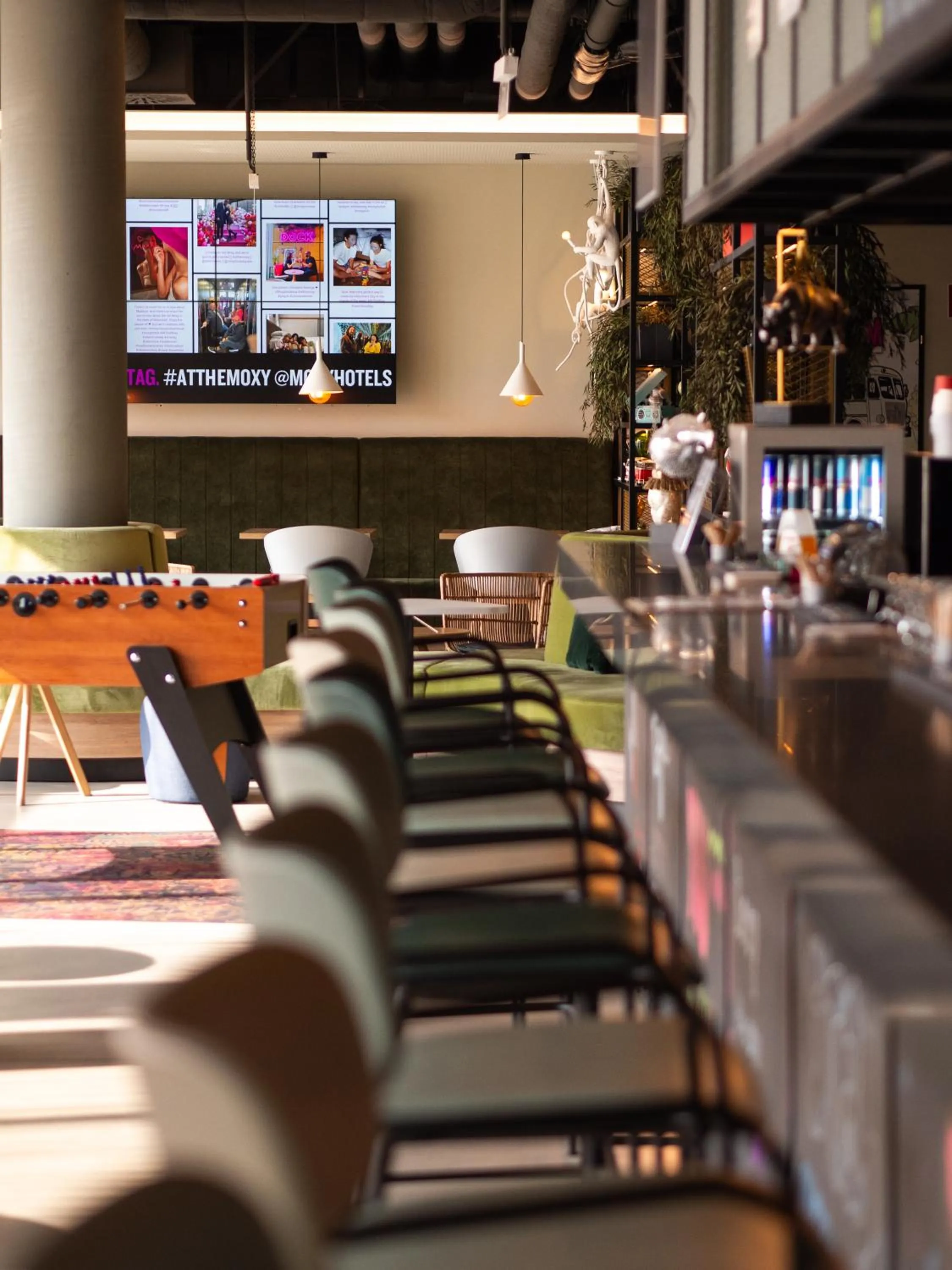 Lounge or bar in Moxy Vienna City East