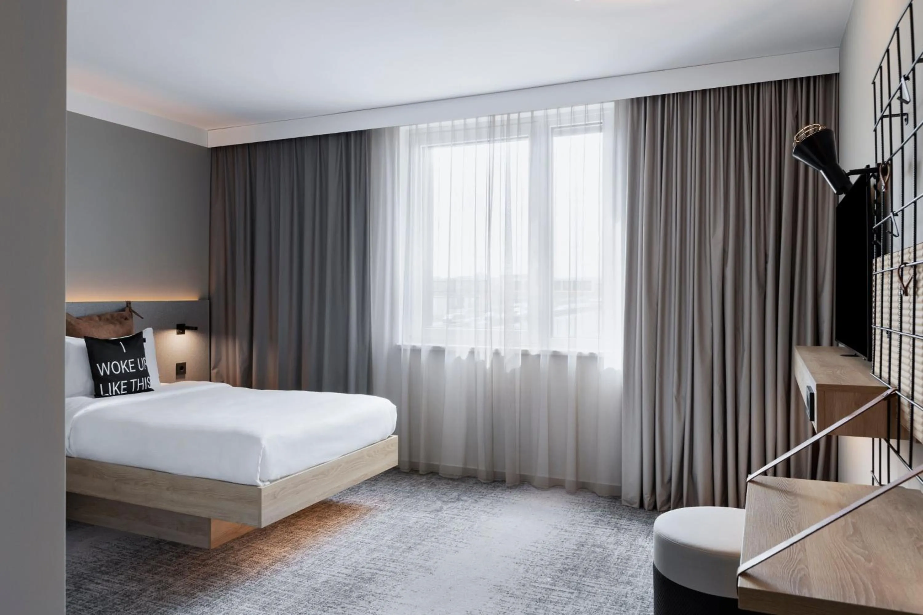 Photo of the whole room, Bed in Moxy Vienna City East