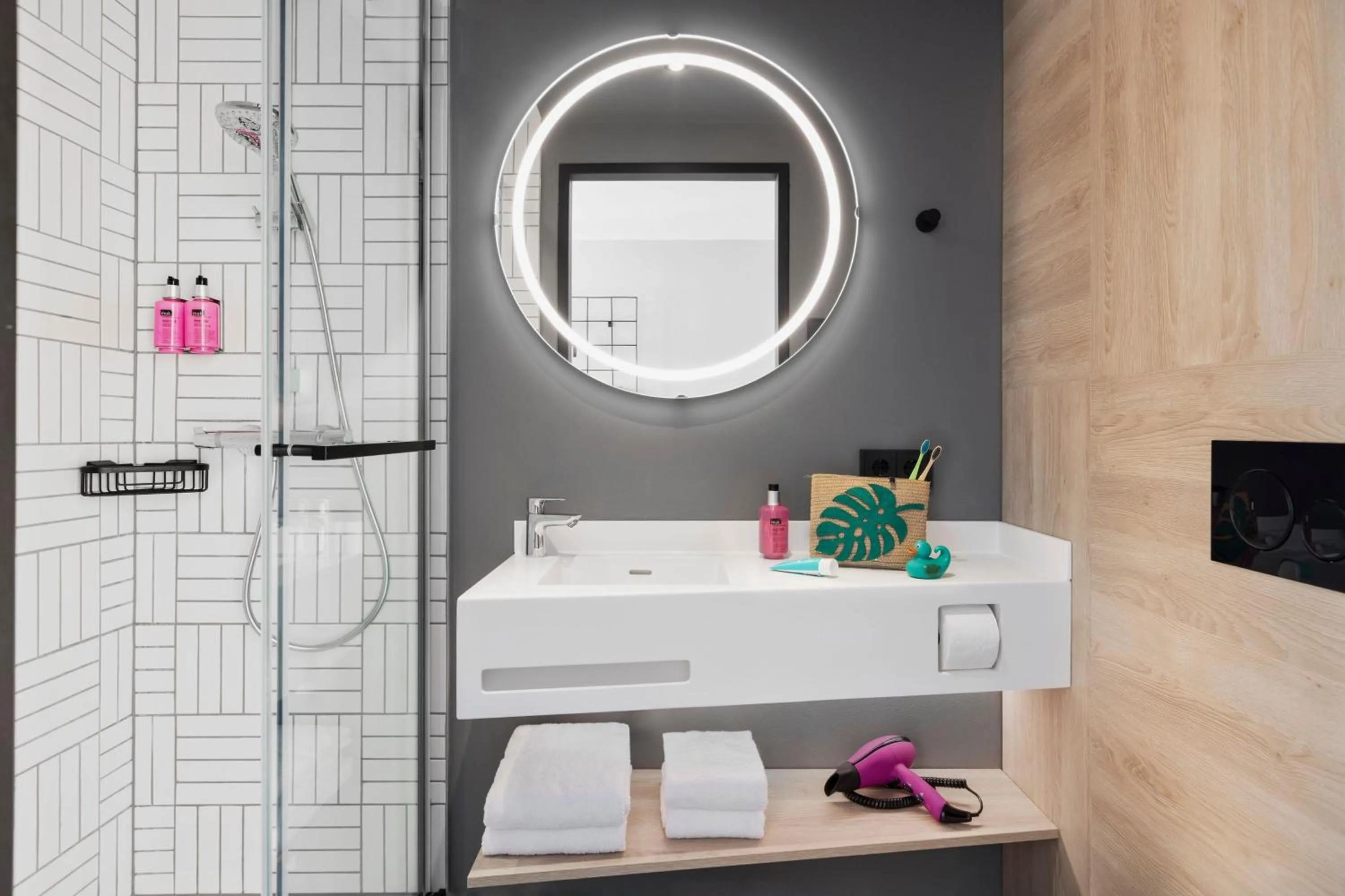 Bathroom in Moxy Vienna City East