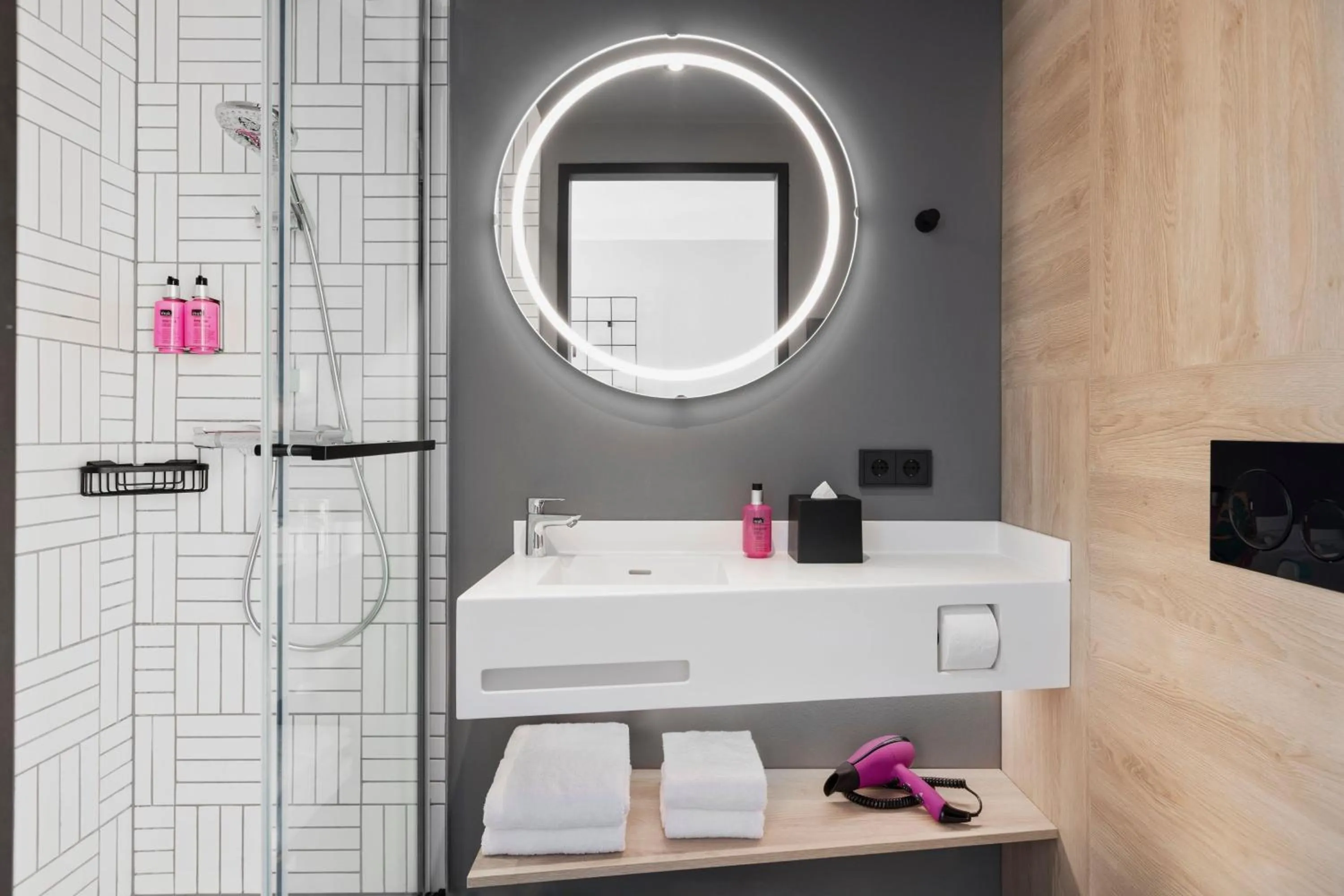 Bathroom in Moxy Vienna City East