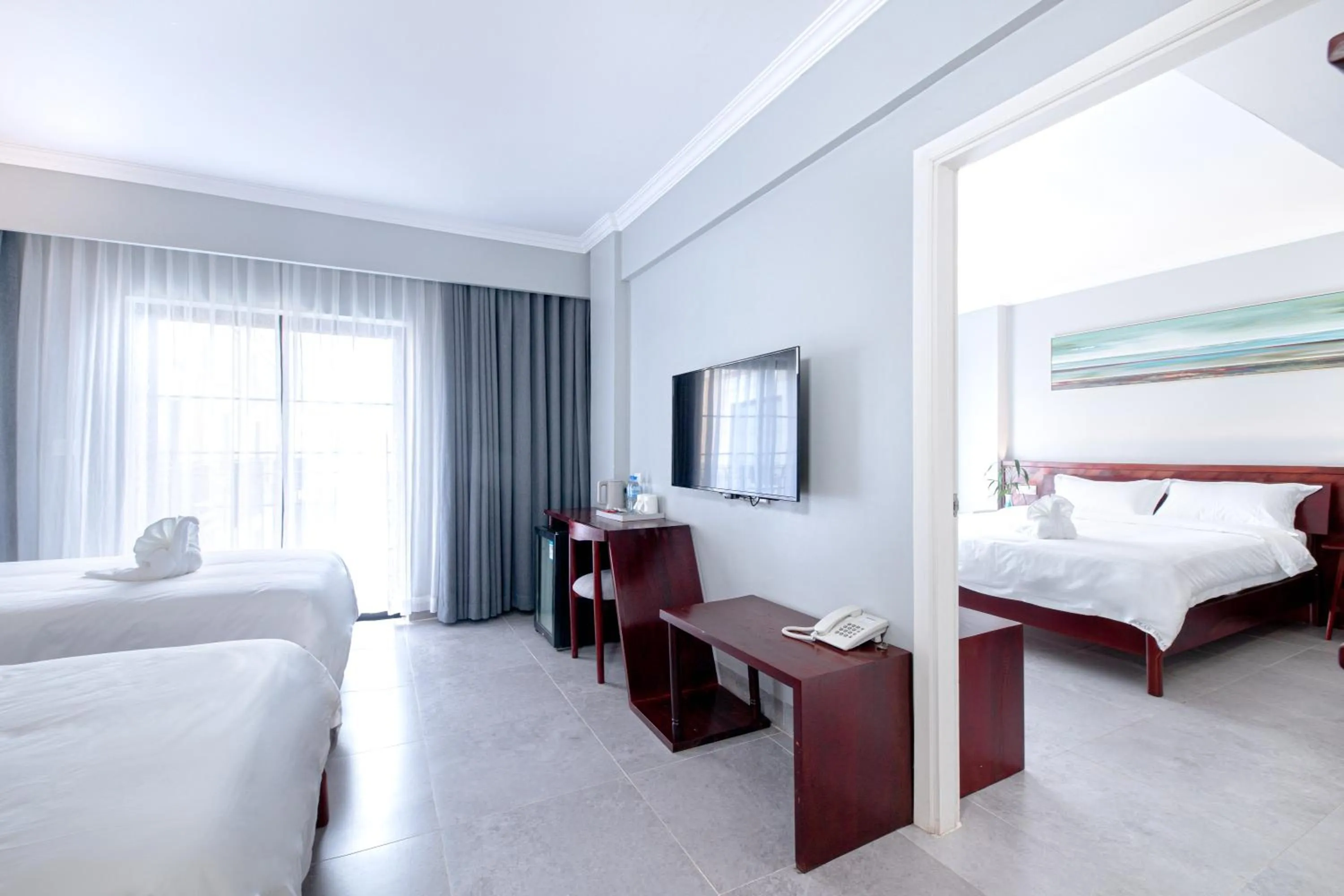 Photo of the whole room, Bed in Solar Hotel