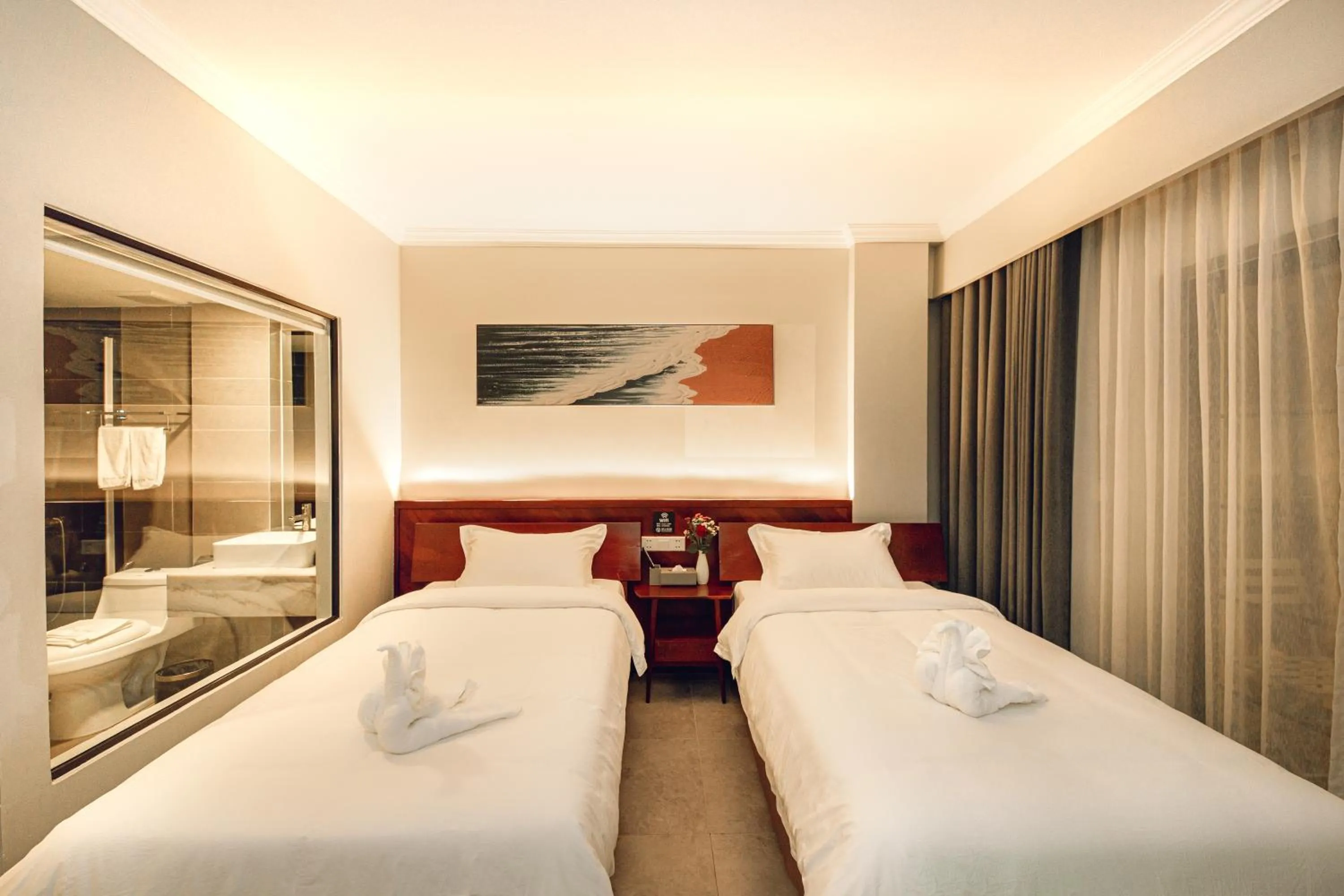 Photo of the whole room, Bed in Solar Hotel