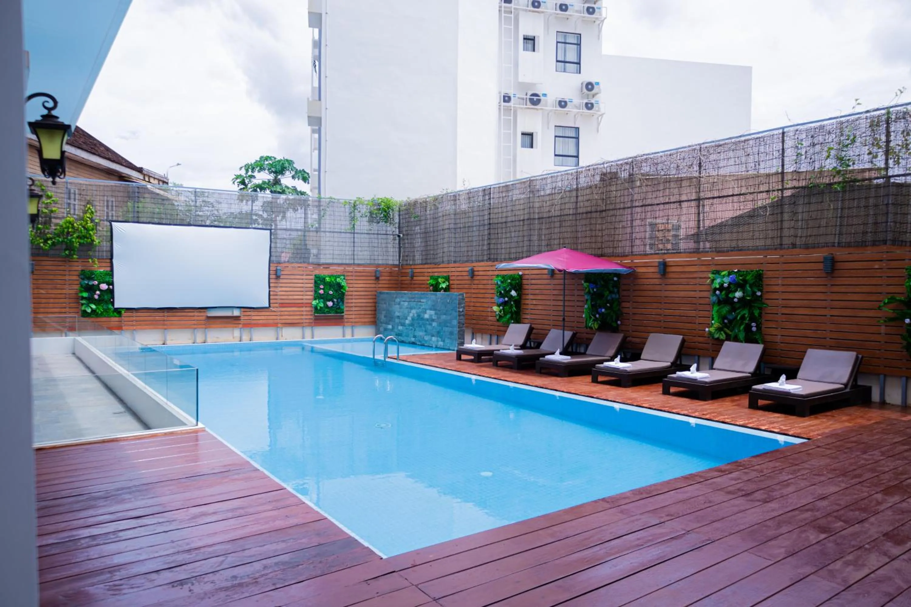 Swimming pool in Solar Hotel