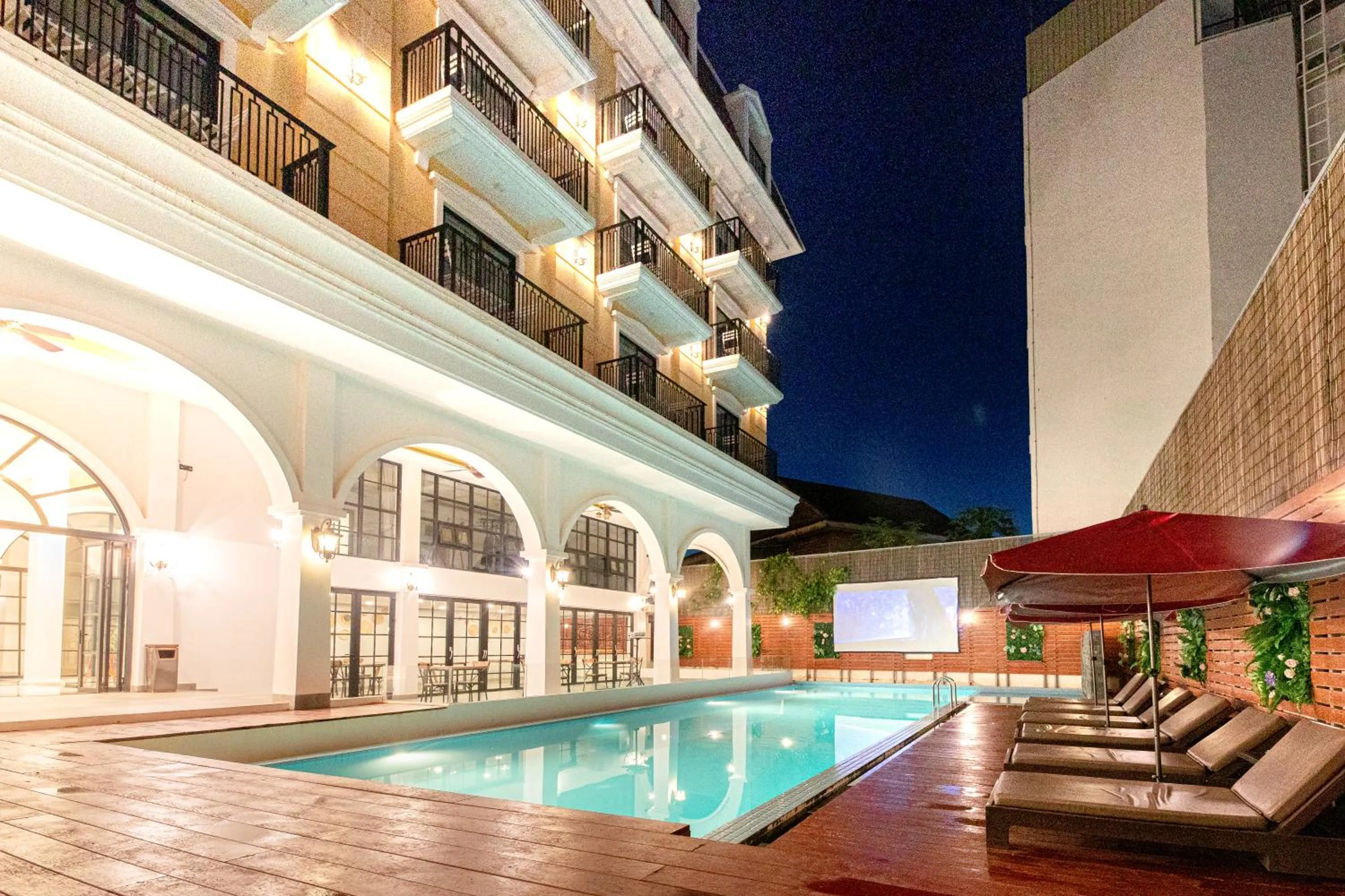 Pool view in Solar Hotel