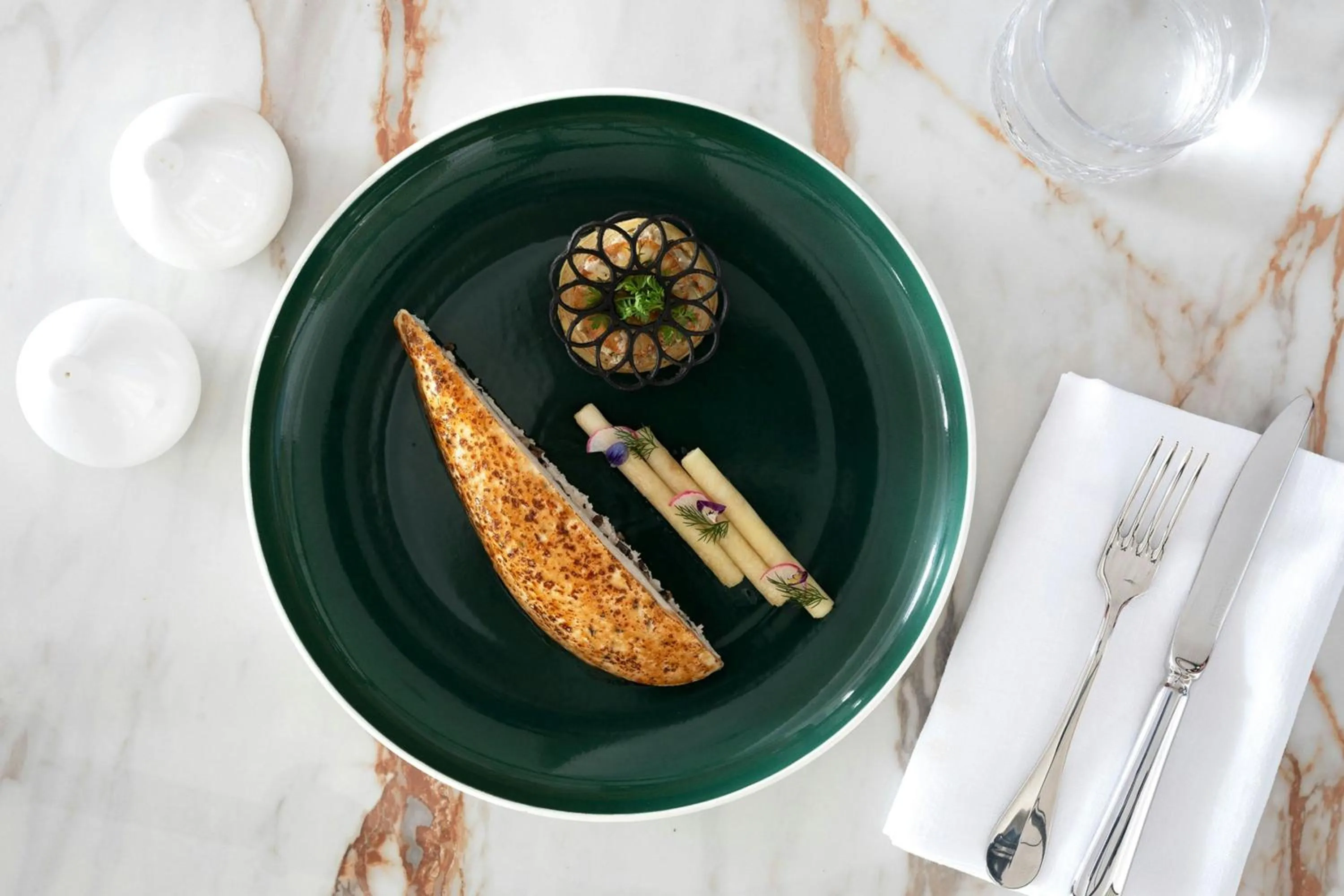 Restaurant/places to eat in The St. Regis La Bahia Blanca Resort - Tamuda Bay