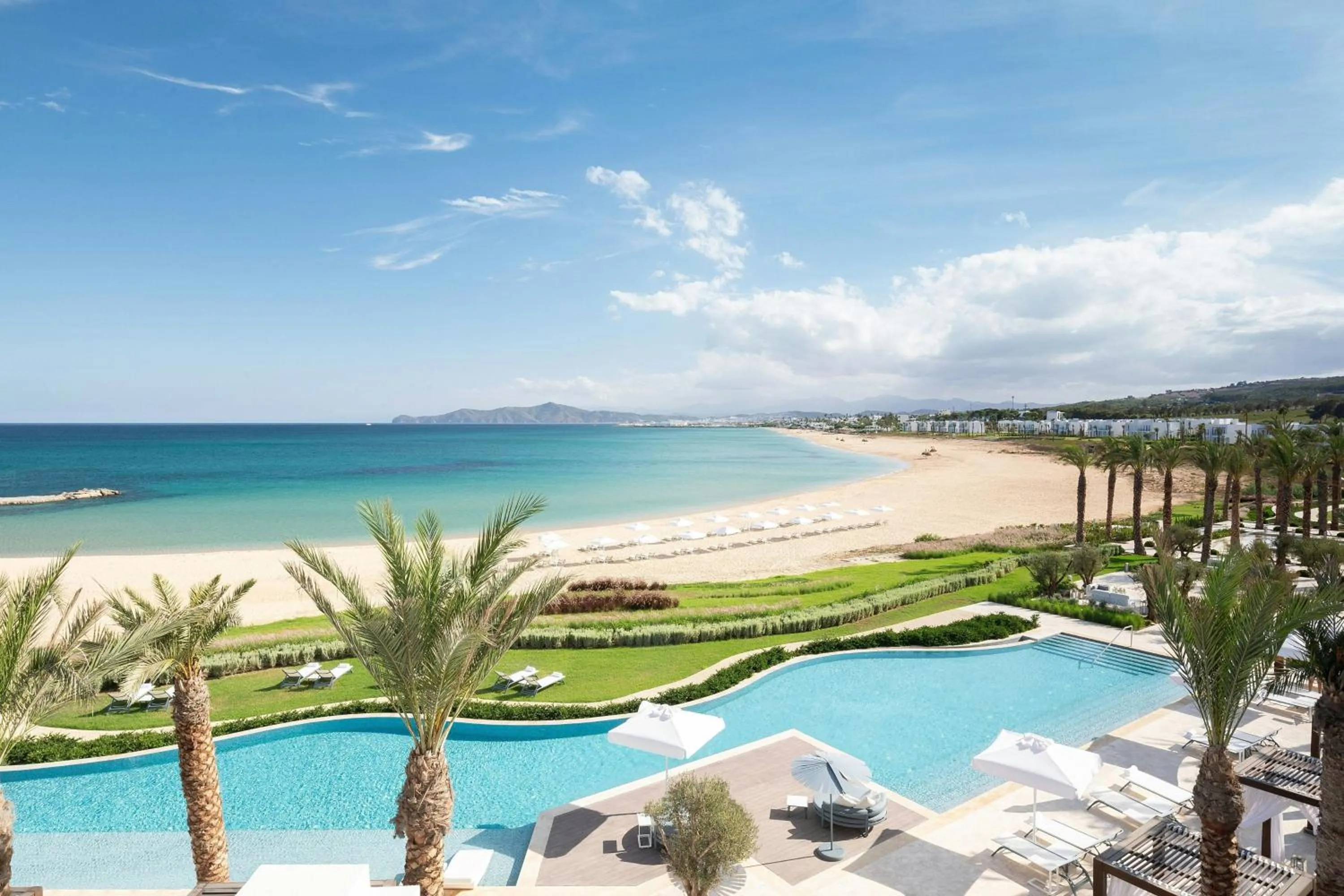 Swimming pool in The St. Regis La Bahia Blanca Resort - Tamuda Bay