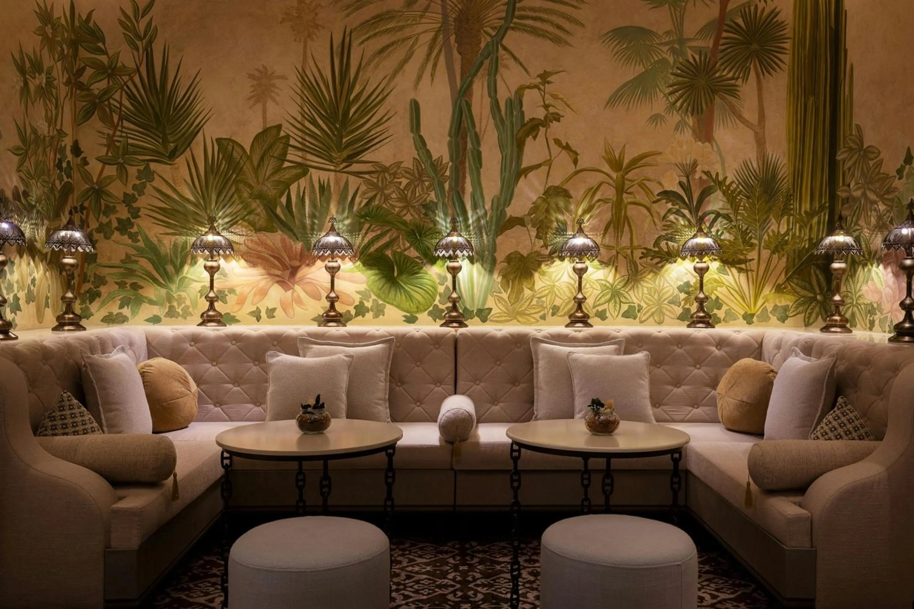 Lounge or bar in The St. Regis La Bahia Blanca Resort - Tamuda Bay