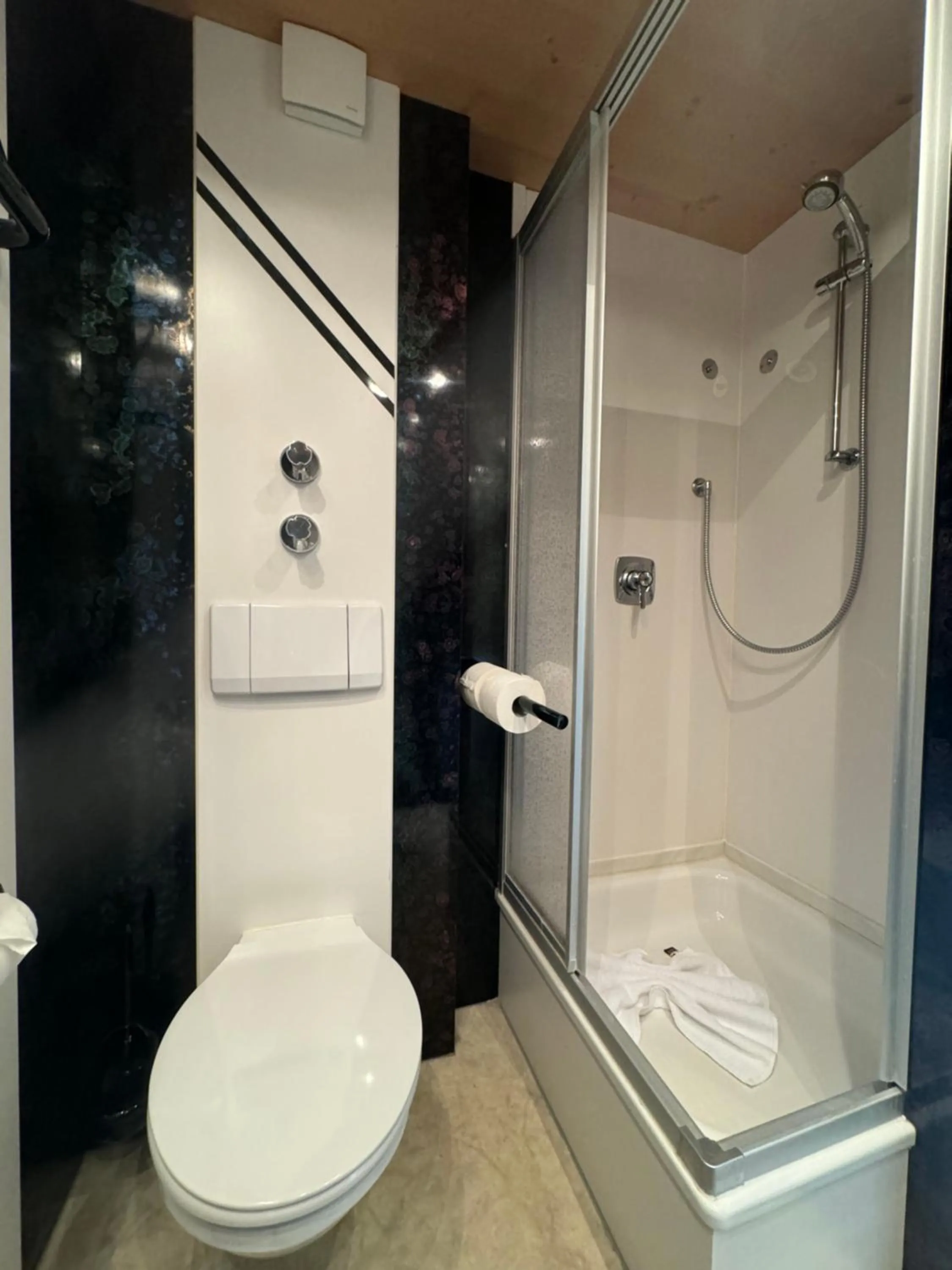 Bathroom in Landhotel Alte Post