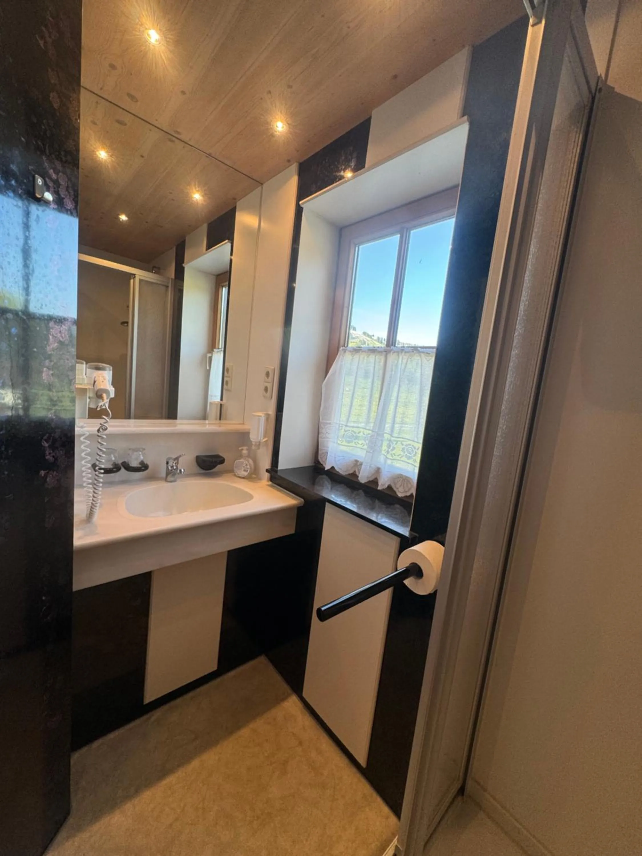 Bathroom in Landhotel Alte Post