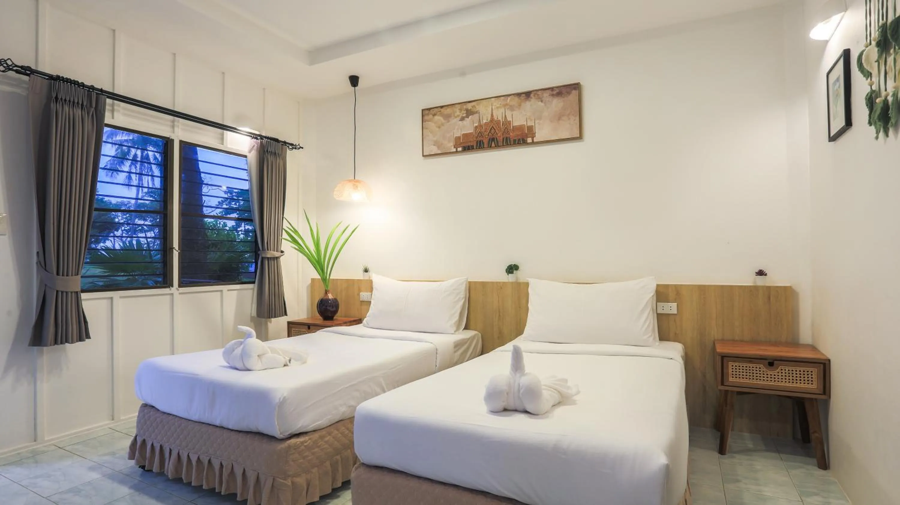 Bed in Ban Raya Resort and Spa