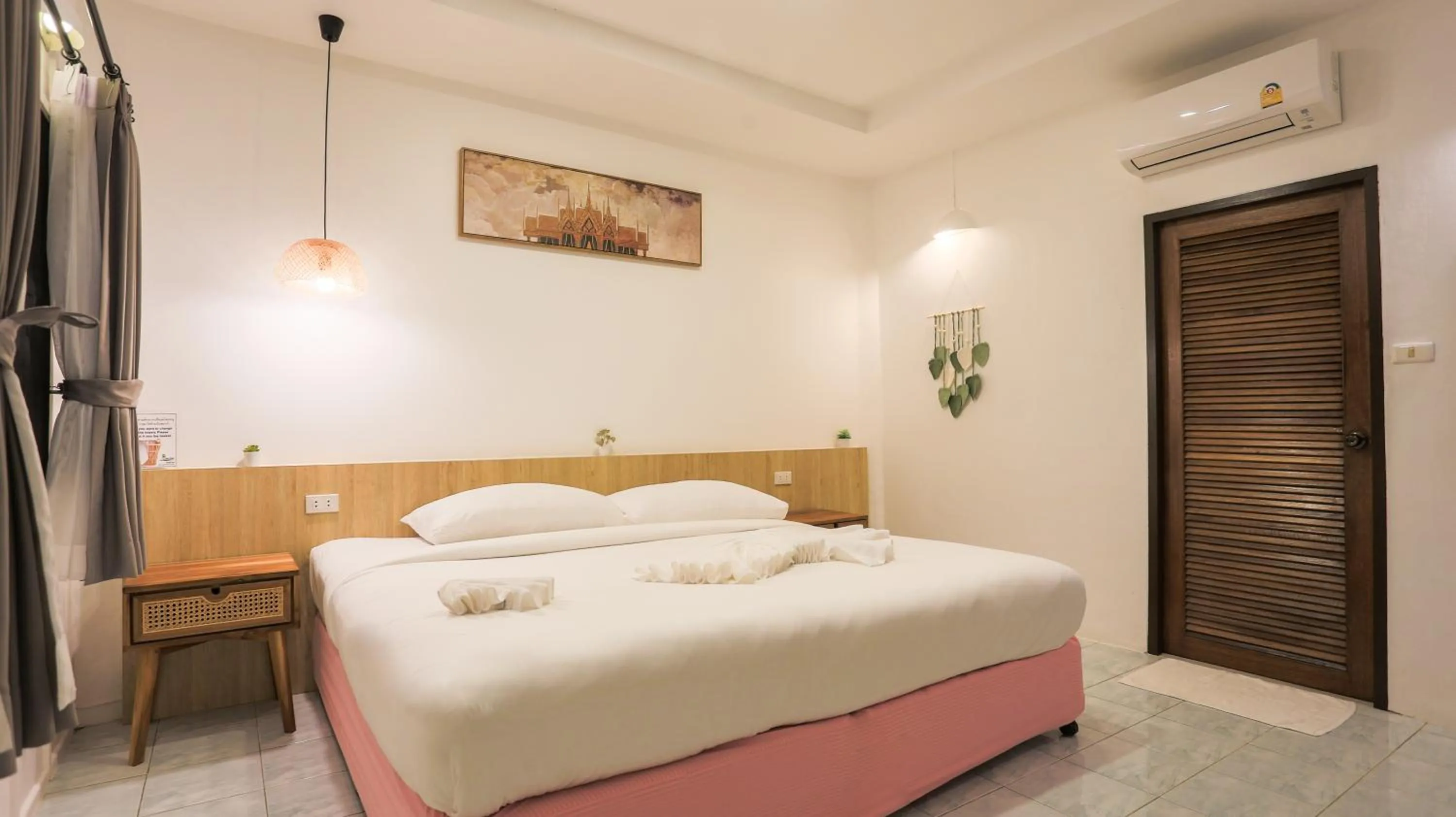 Bed in Ban Raya Resort and Spa