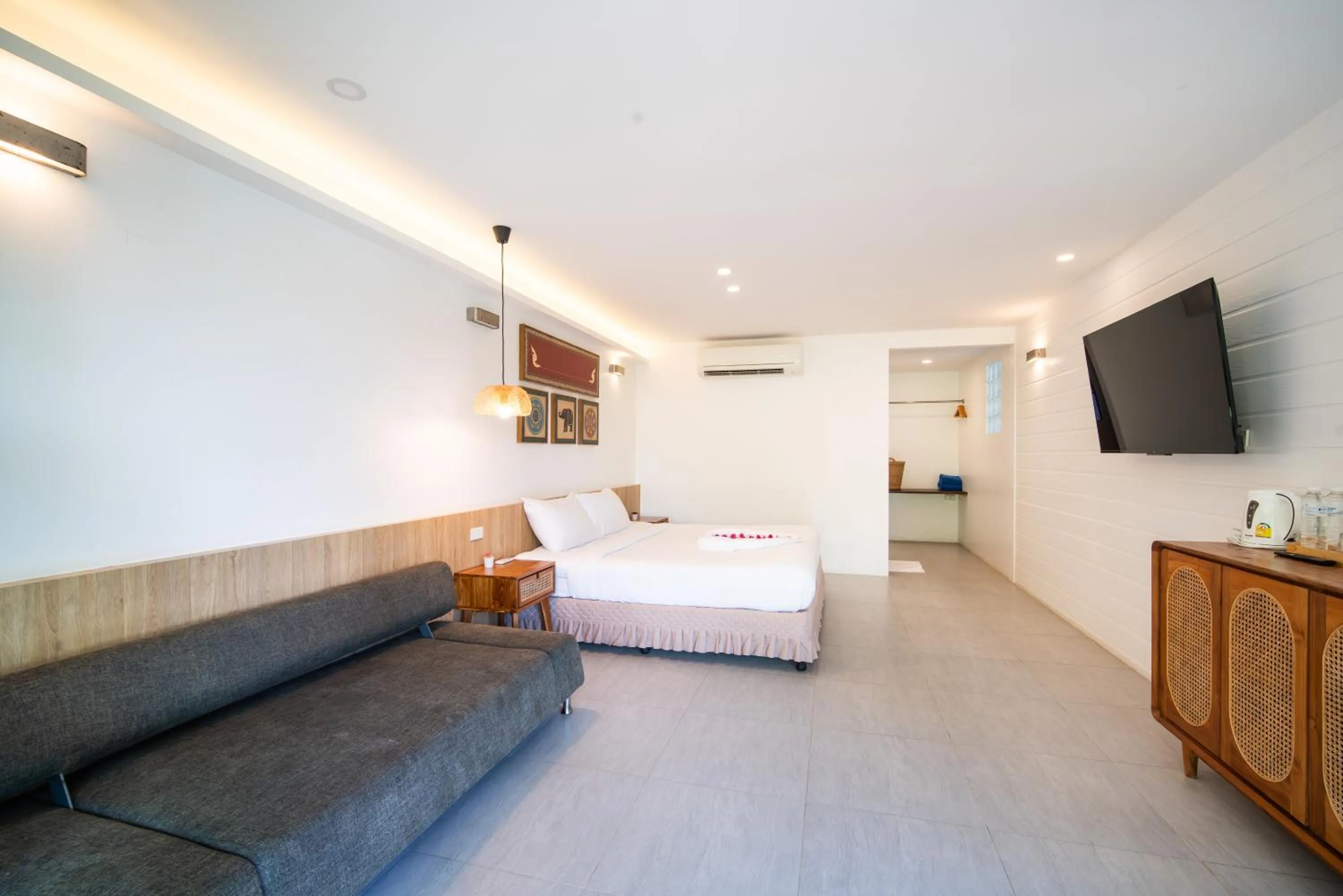 Photo of the whole room, Bed in Ban Raya Resort and Spa