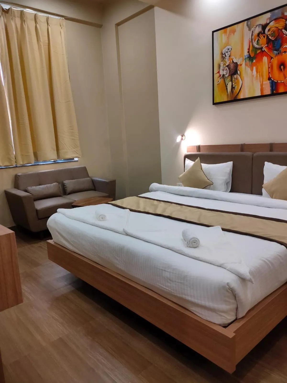 Photo of the whole room, Bed in Hotel The Golf 1