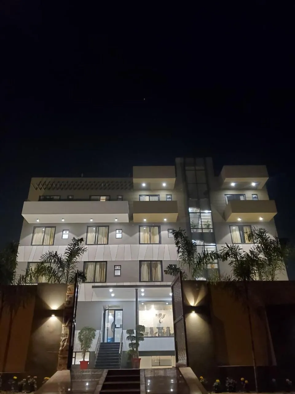 Property building in Hotel The Golf 1