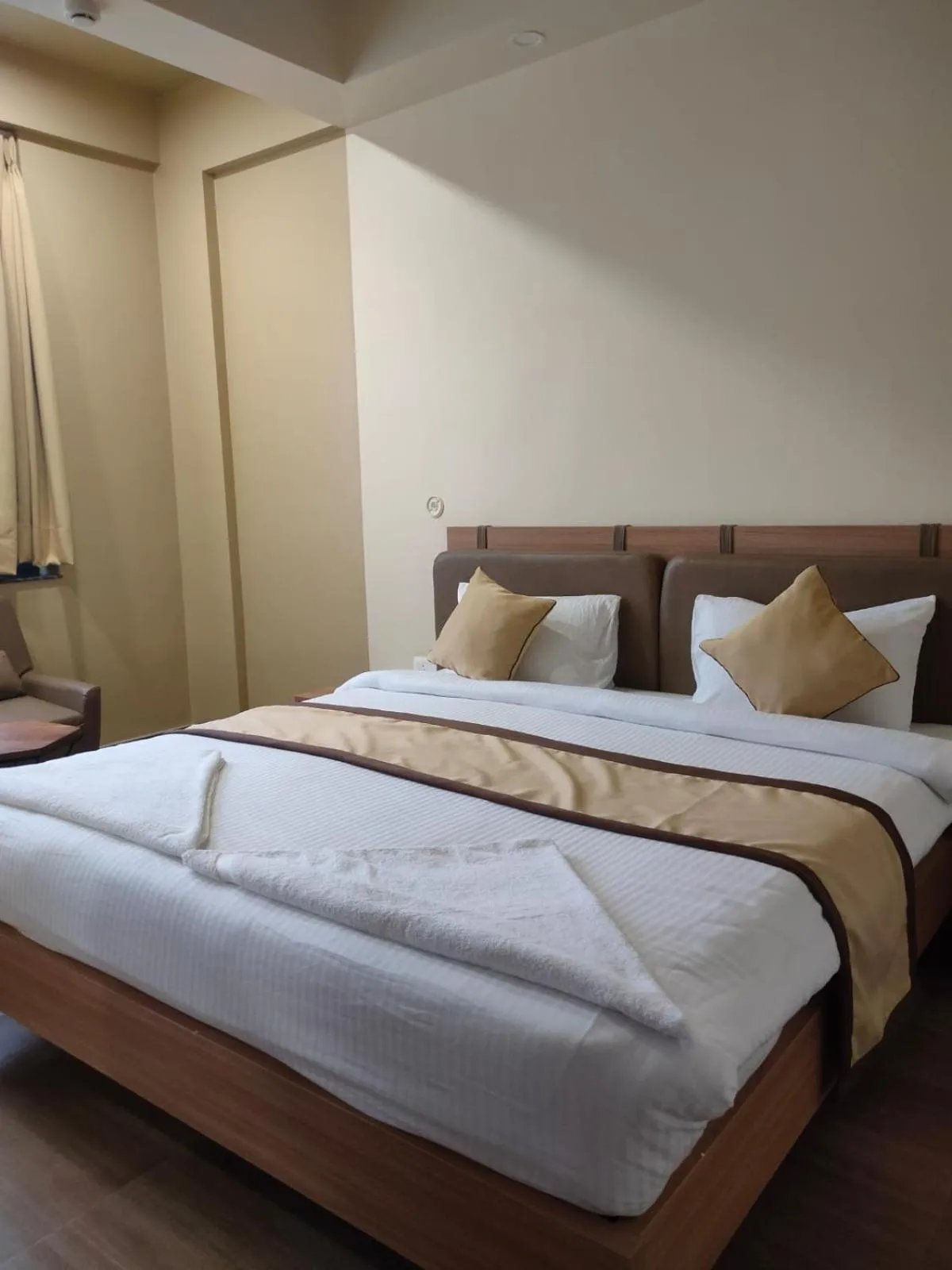 Photo of the whole room, Bed in Hotel The Golf 1