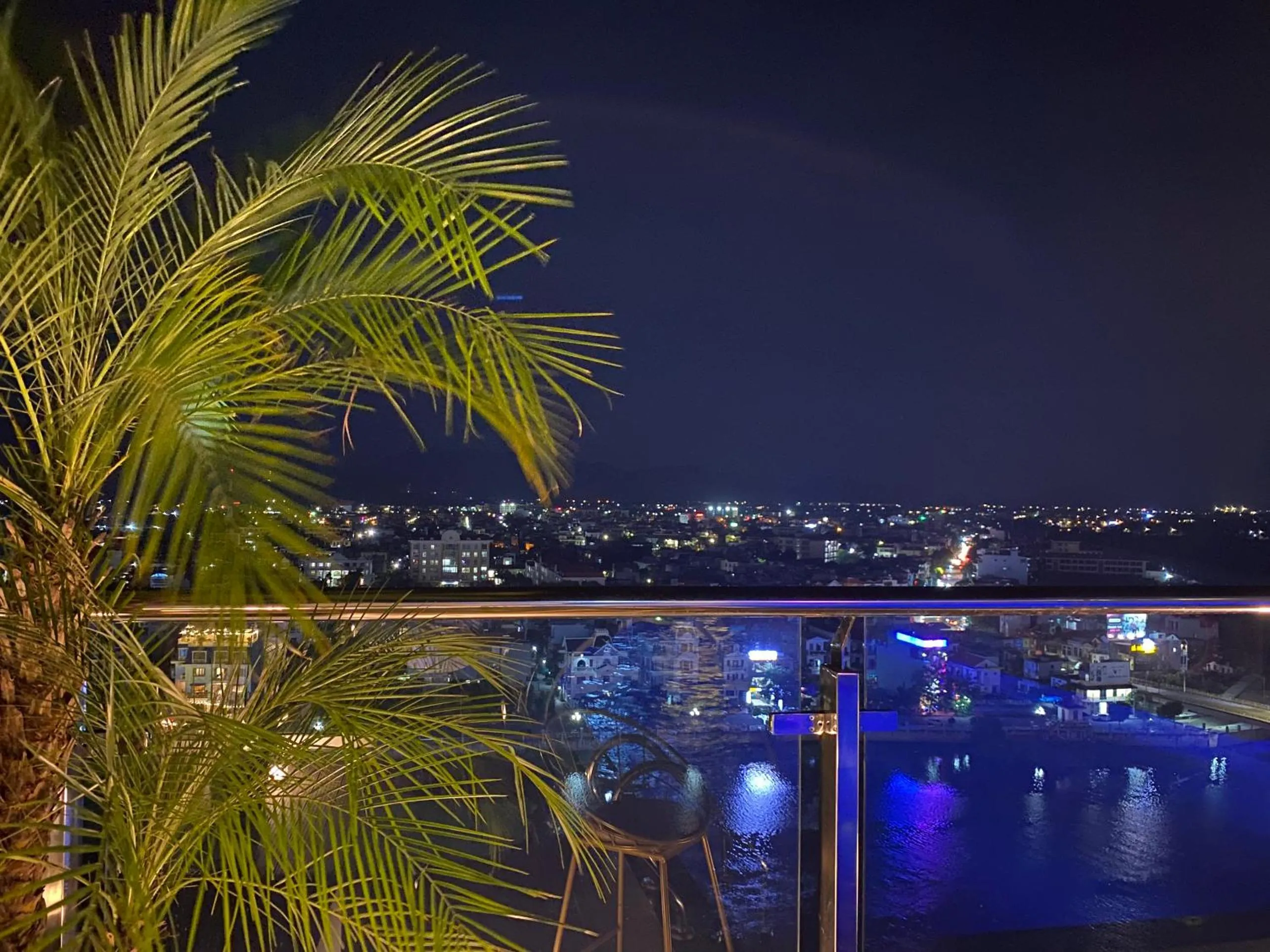 Night in Riverside Hotel Hà Nam