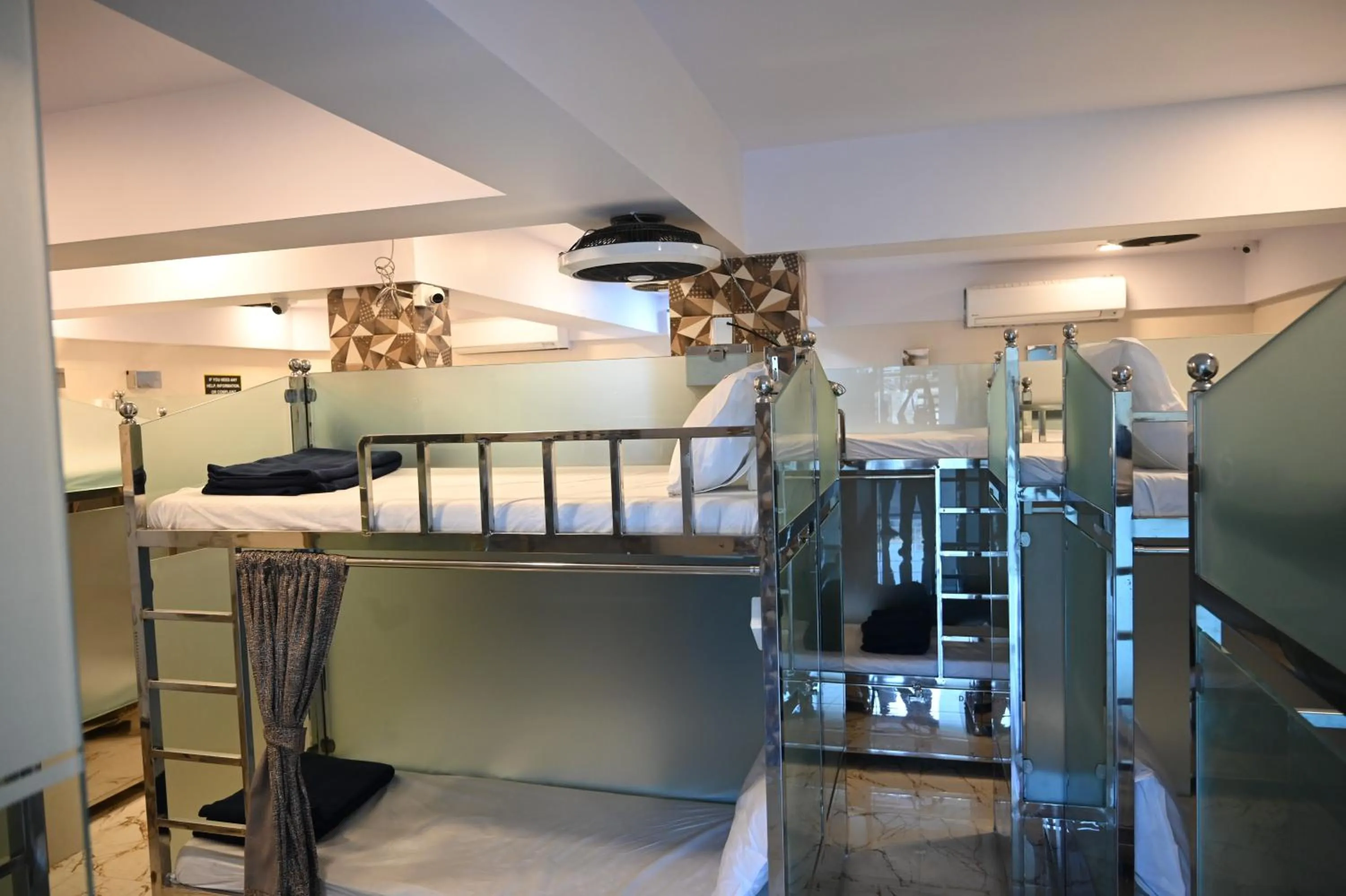 Bed in Sagar Dormitory Andheri - Nearest to Andheri Railway Station West