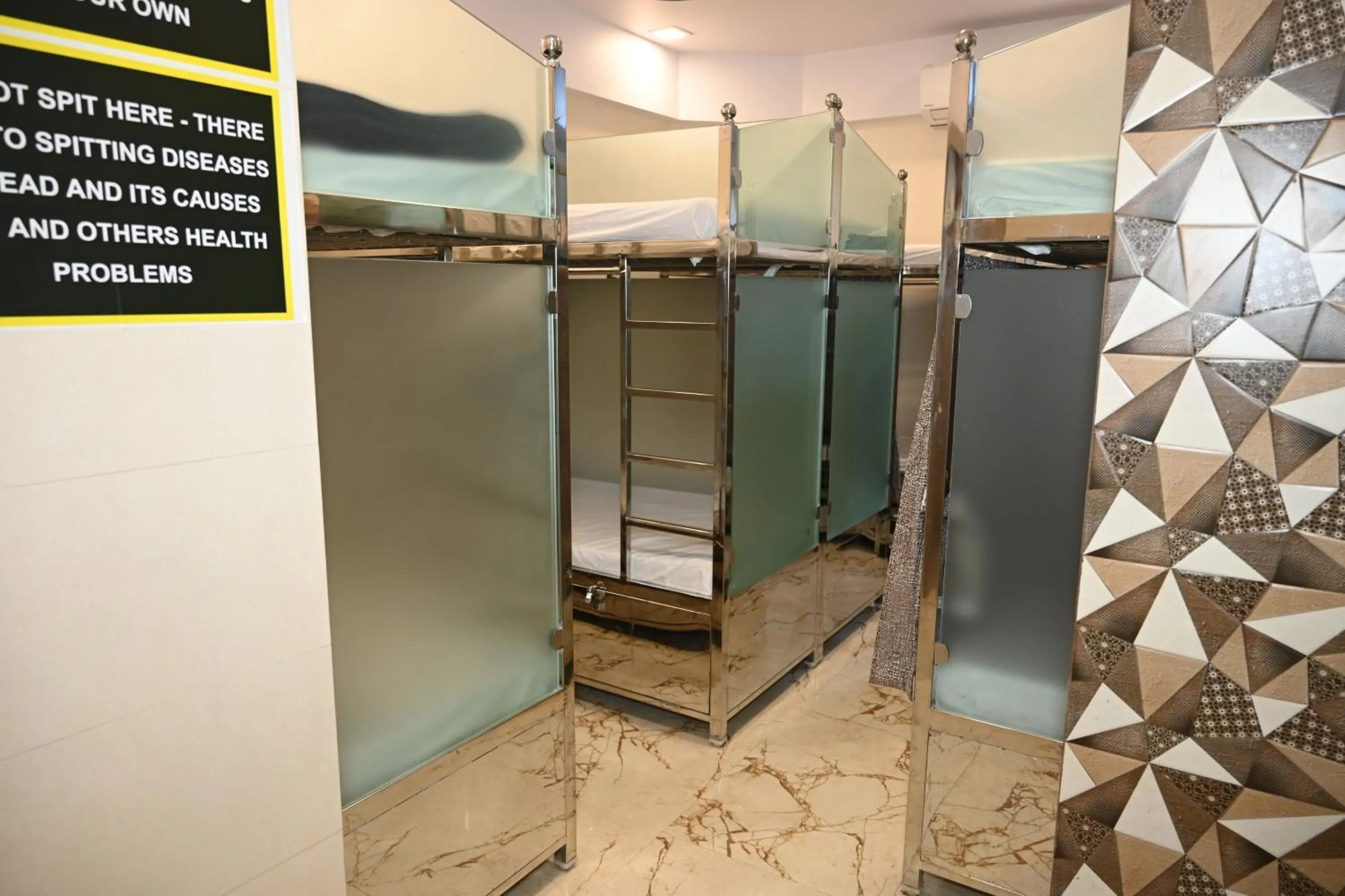 Bed in Sagar Dormitory Andheri - Nearest to Andheri Railway Station West