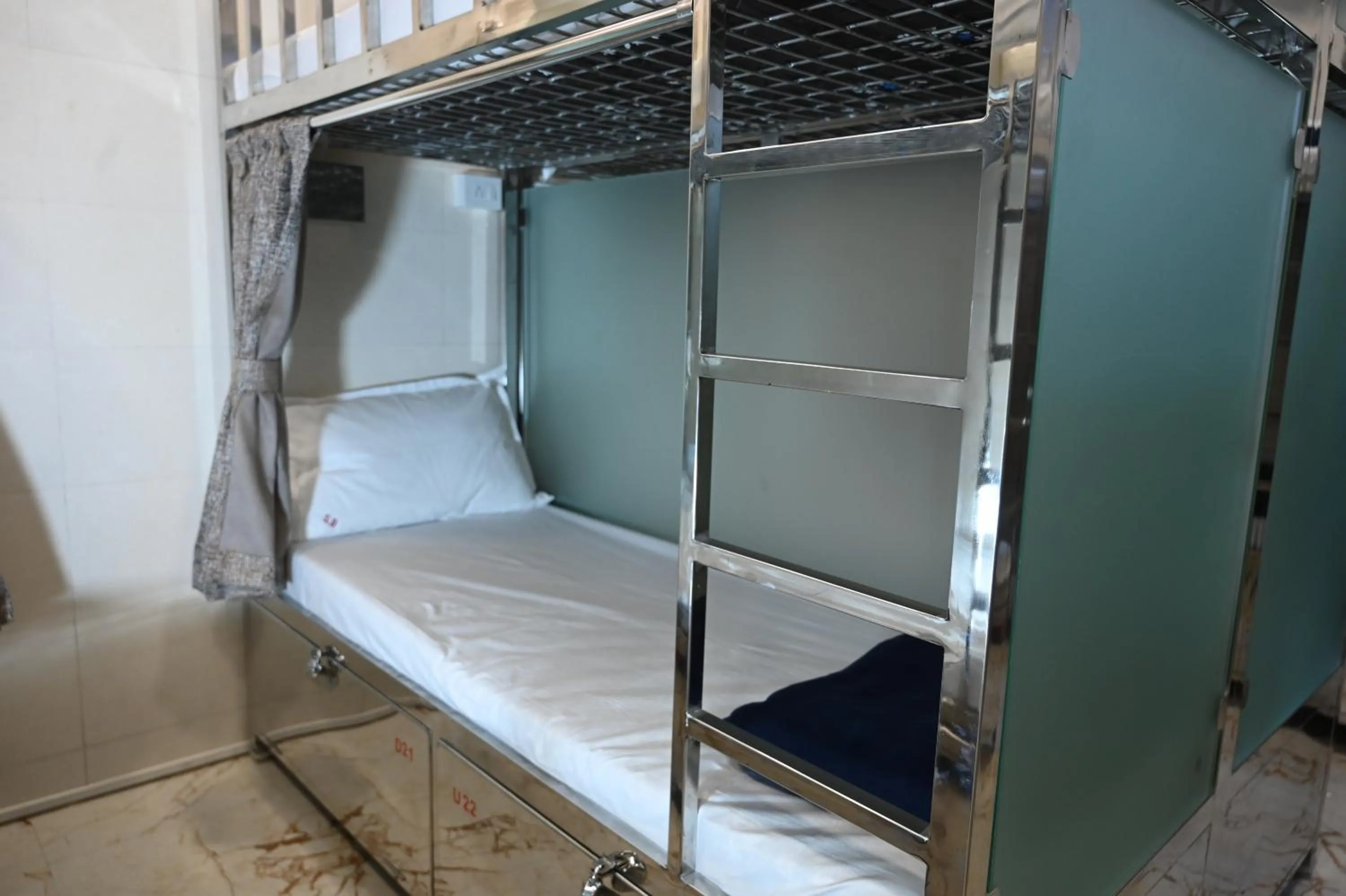 Bed in Sagar Dormitory Andheri - Nearest to Andheri Railway Station West