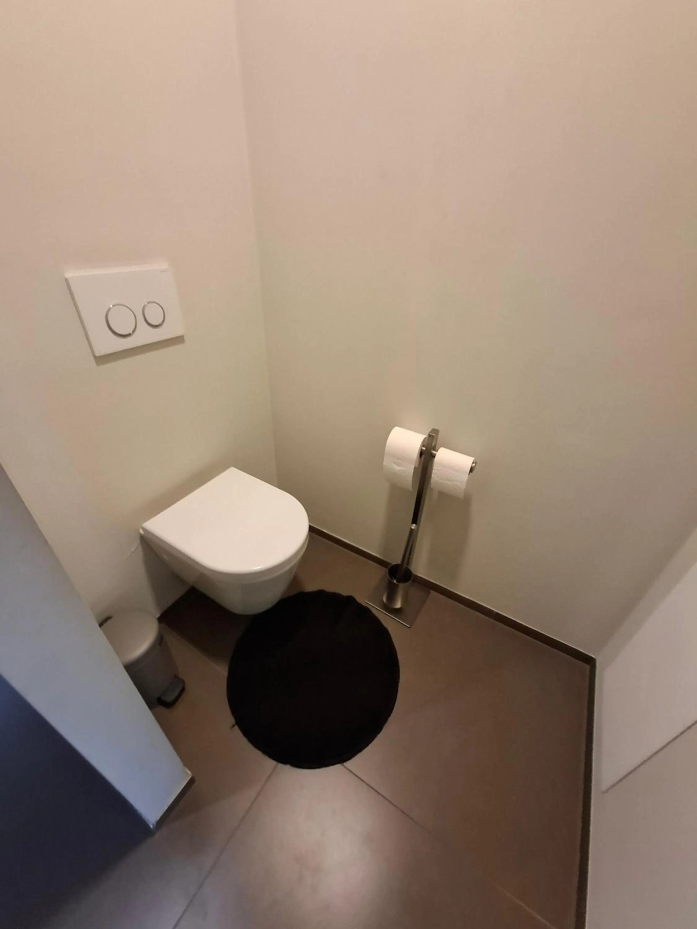 Toilet in B&B Finis terrae with wellness