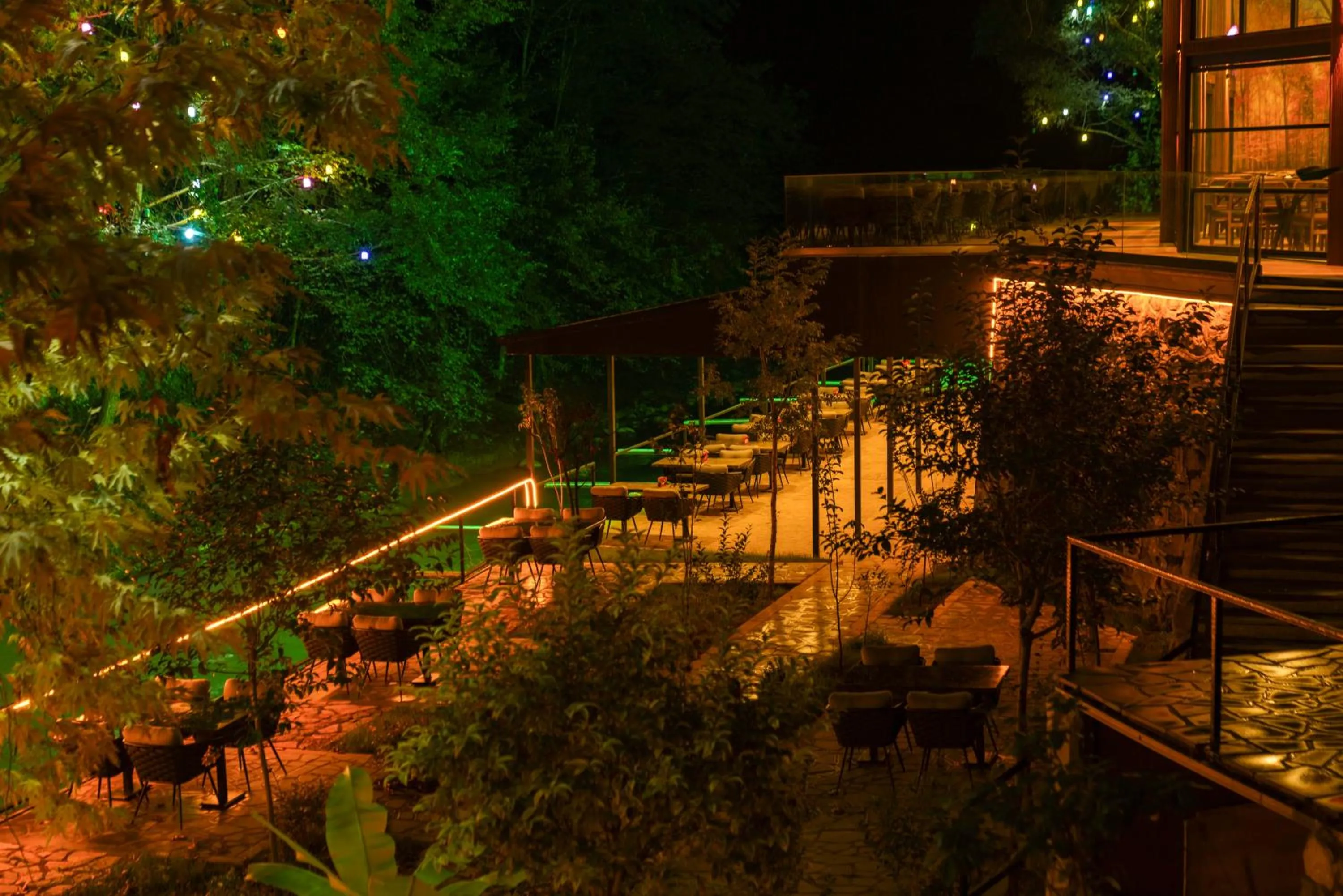 Restaurant/places to eat in Macartaşı Hotel