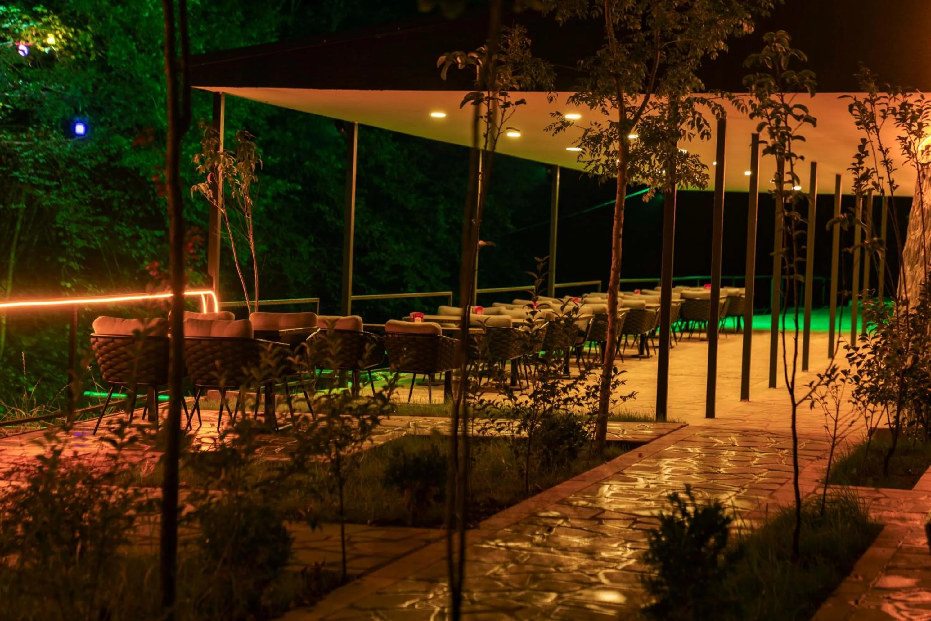 Restaurant/places to eat in Macartaşı Hotel