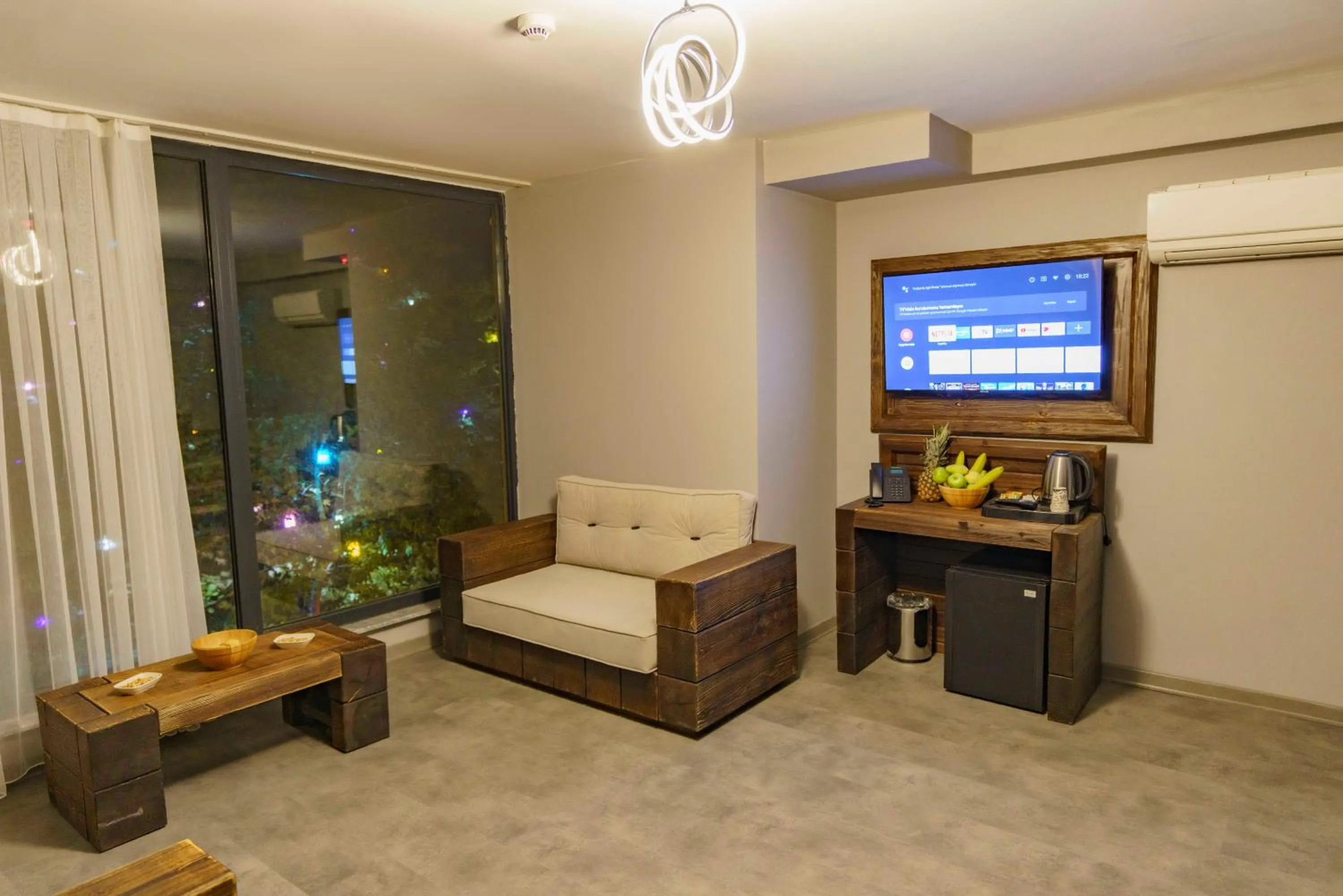 TV and multimedia in Macartaşı Hotel