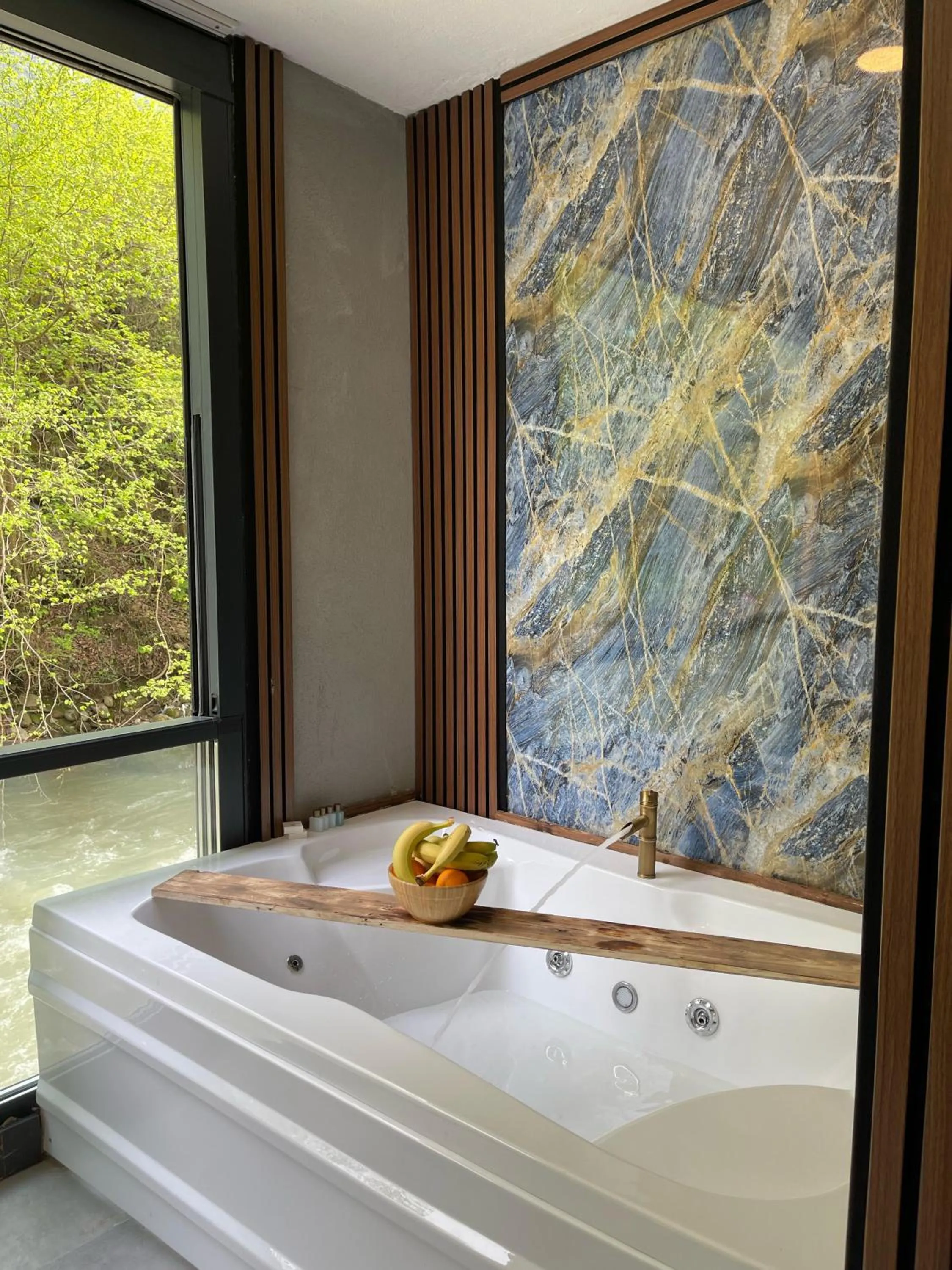 Hot Tub in Macartaşı Hotel