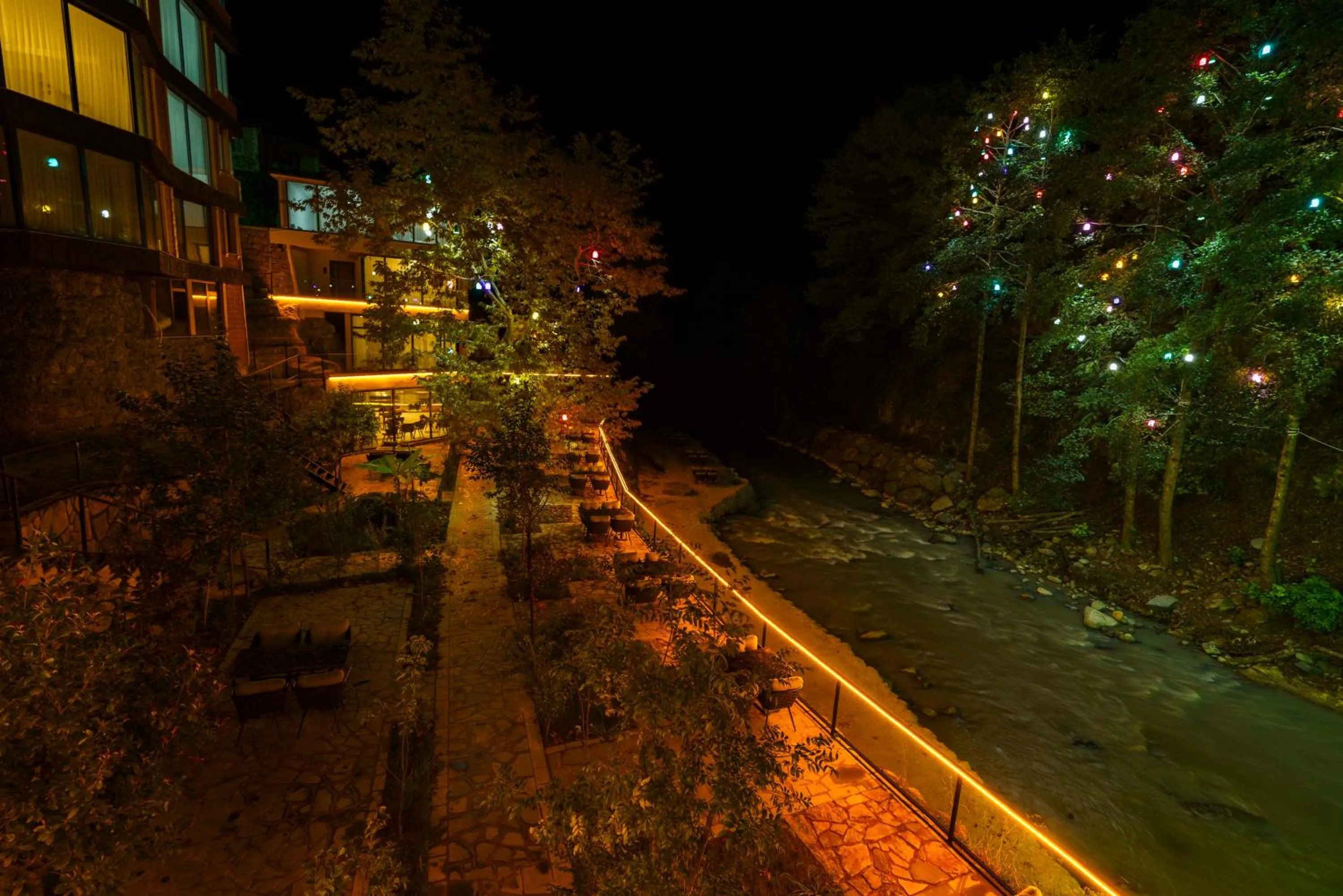 Restaurant/places to eat in Macartaşı Hotel