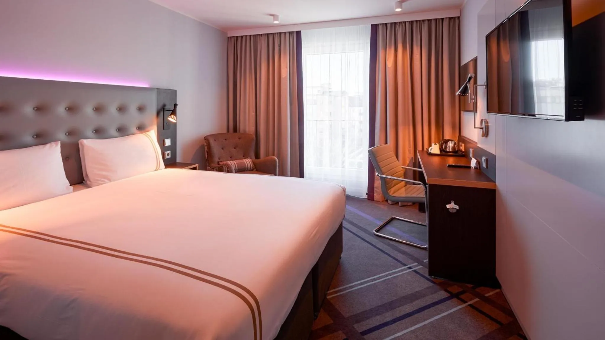 Bedroom, Bed in Premier Inn Nürnberg City Opernhaus