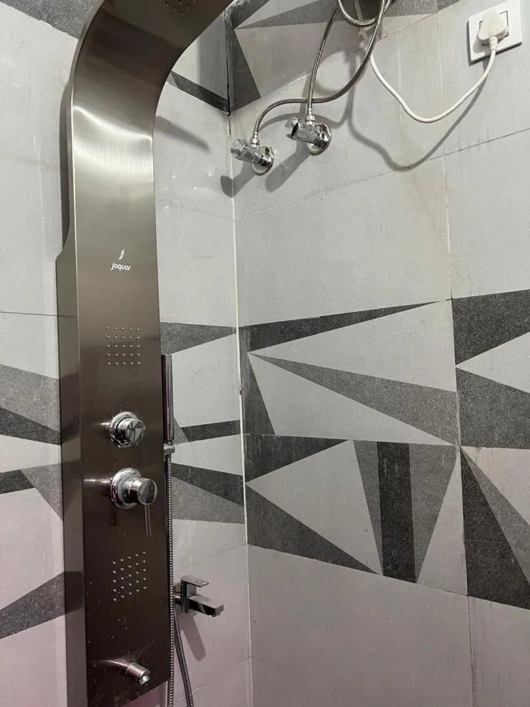 Hotel Yog Safari, Behind Parmarth Niketan