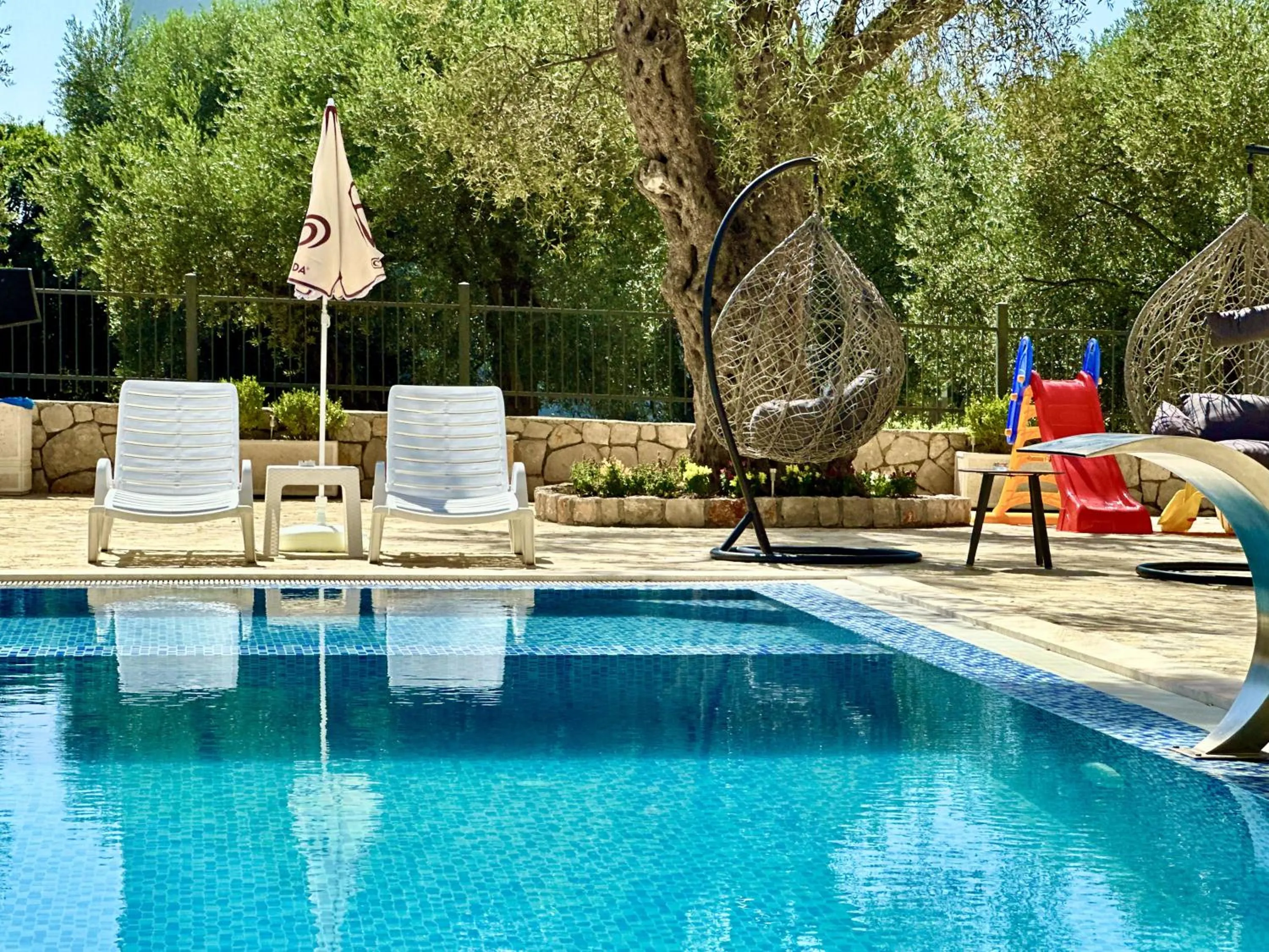 Day in Akhdar Apartments