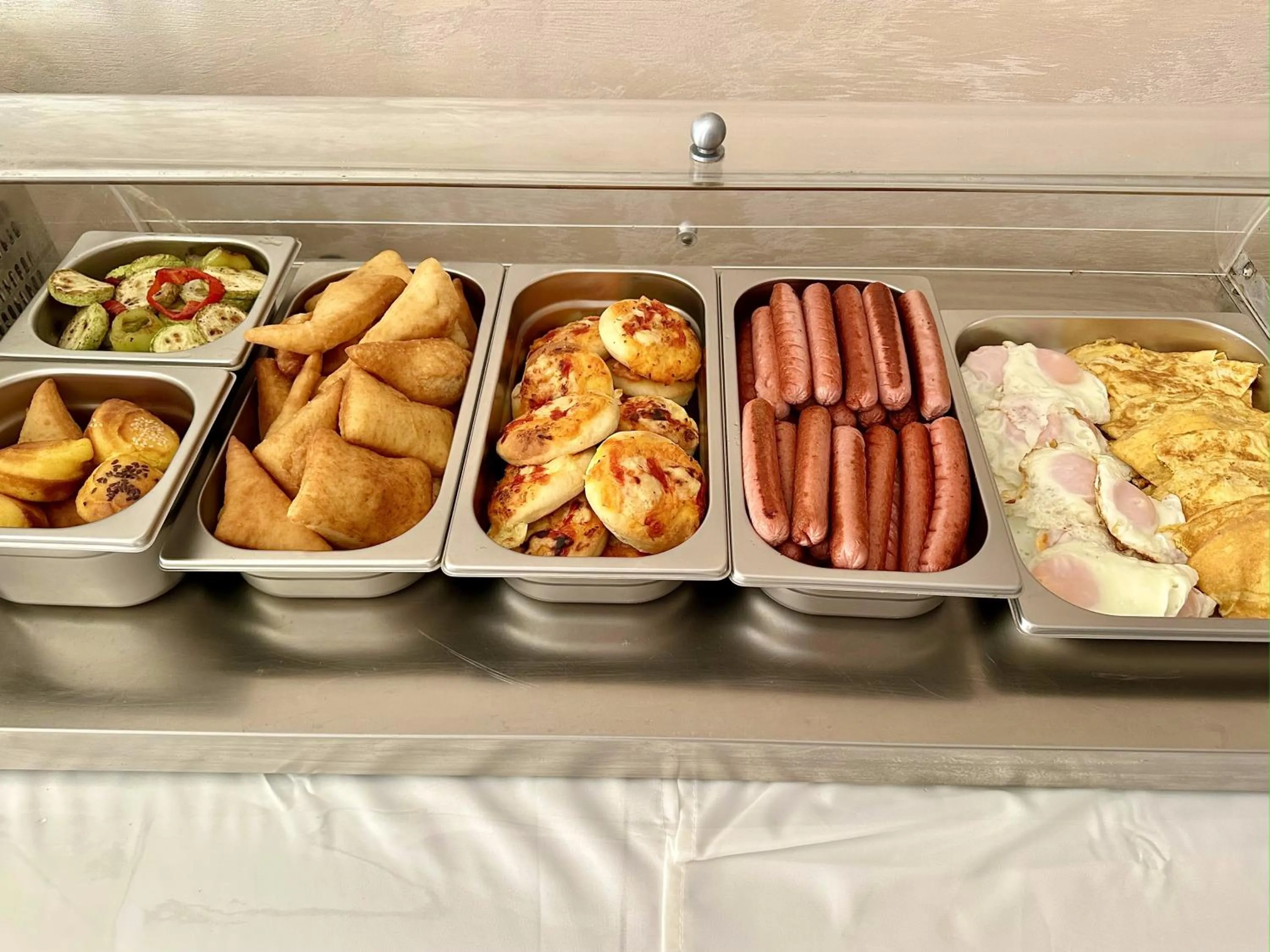 Food and drinks in Akhdar Apartments