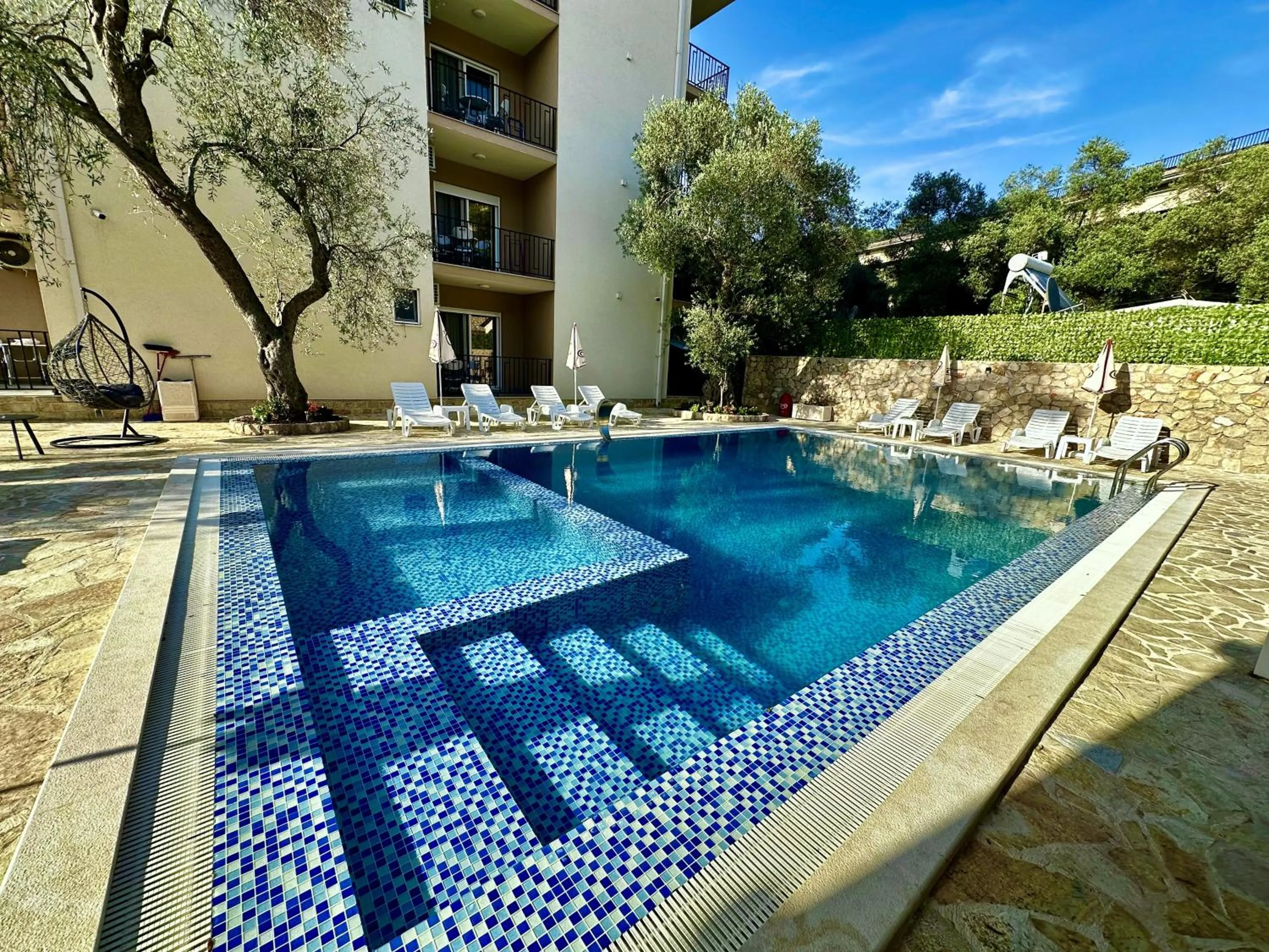 Day in Akhdar Apartments