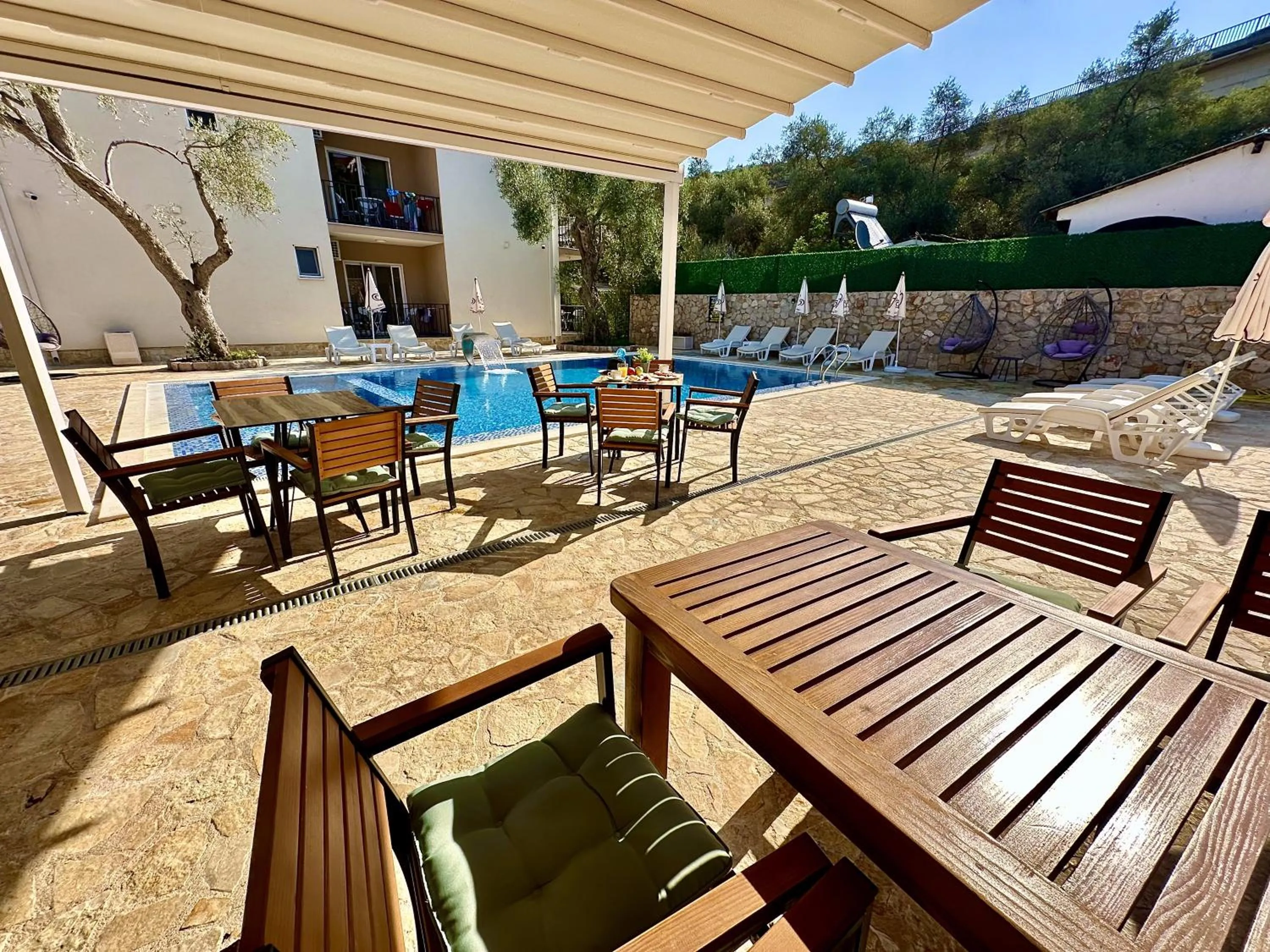 Day in Akhdar Apartments