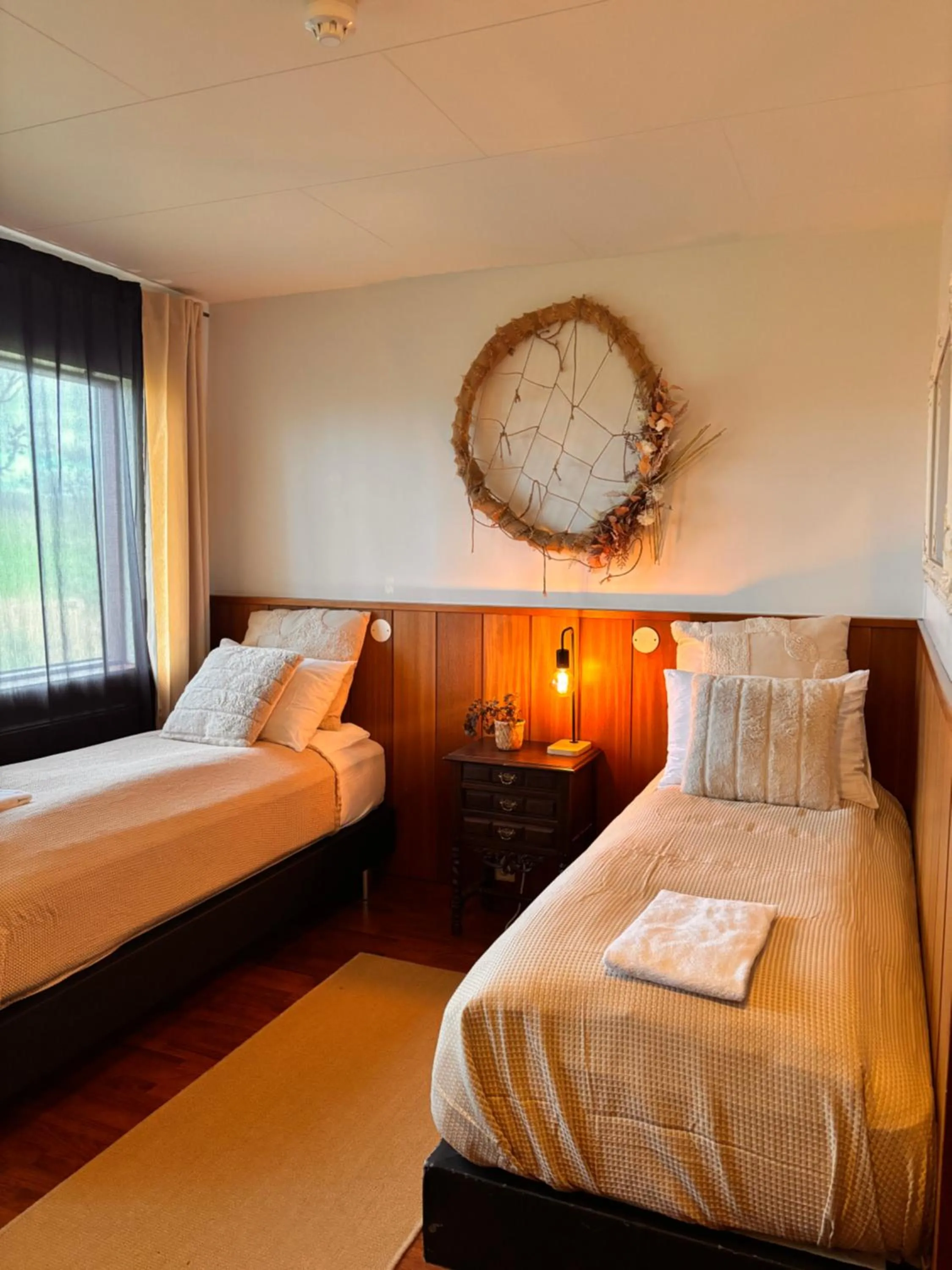 Bed in Hotel Brú countryside