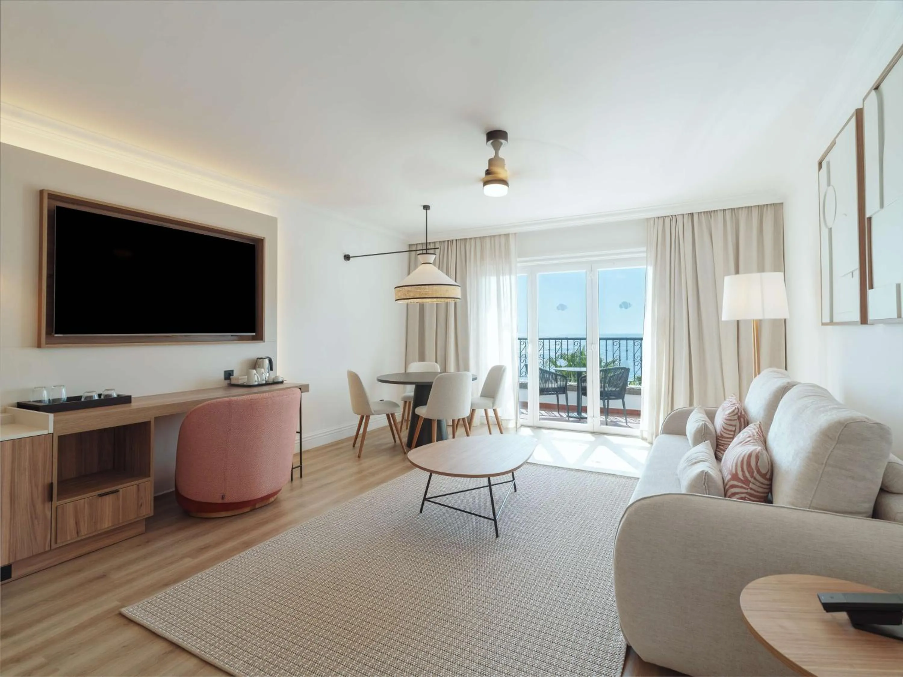 Photo of the whole room in Dreams Madeira Resort Spa & Marina