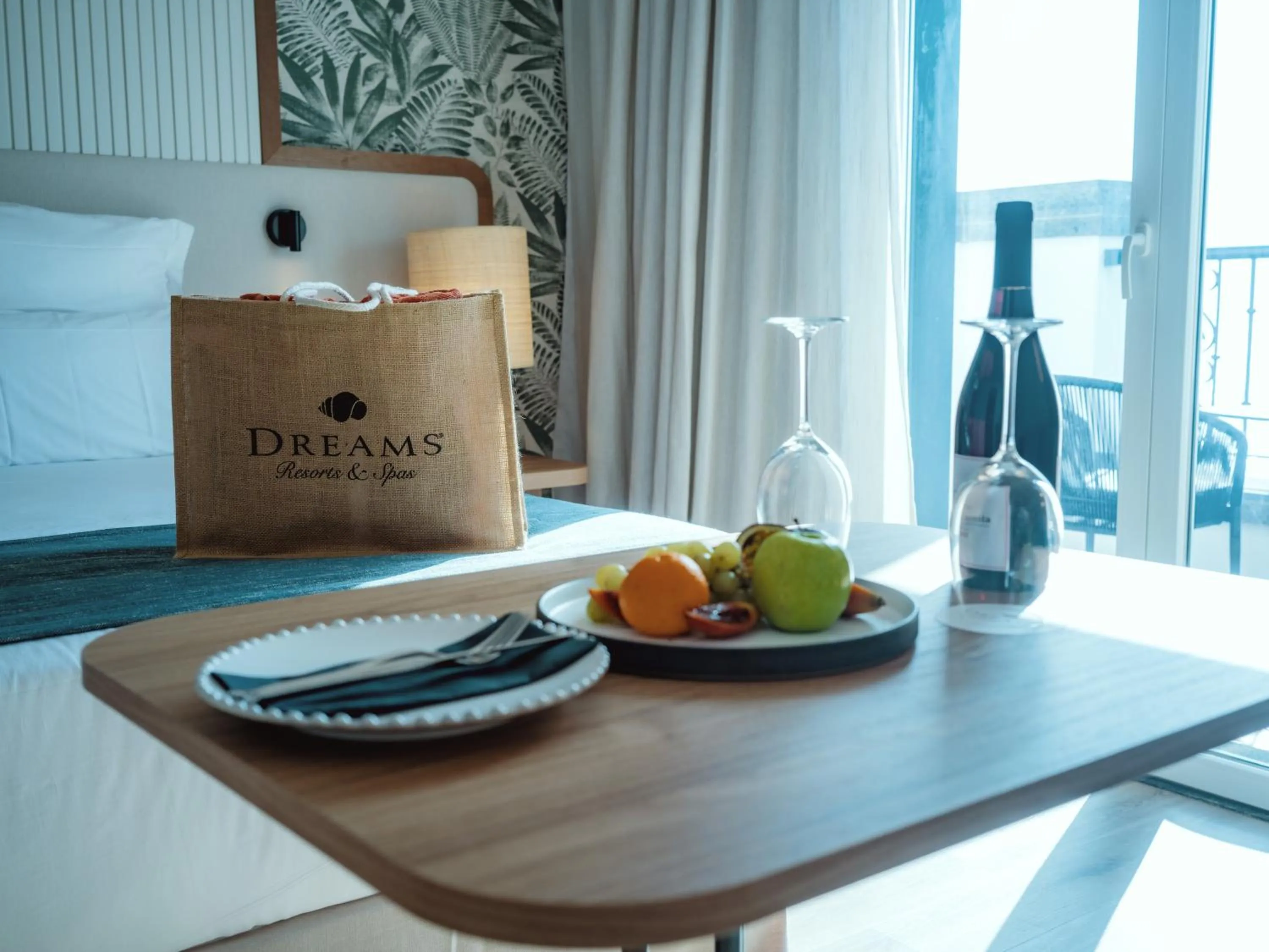 Food and drinks in Dreams Madeira Resort Spa & Marina